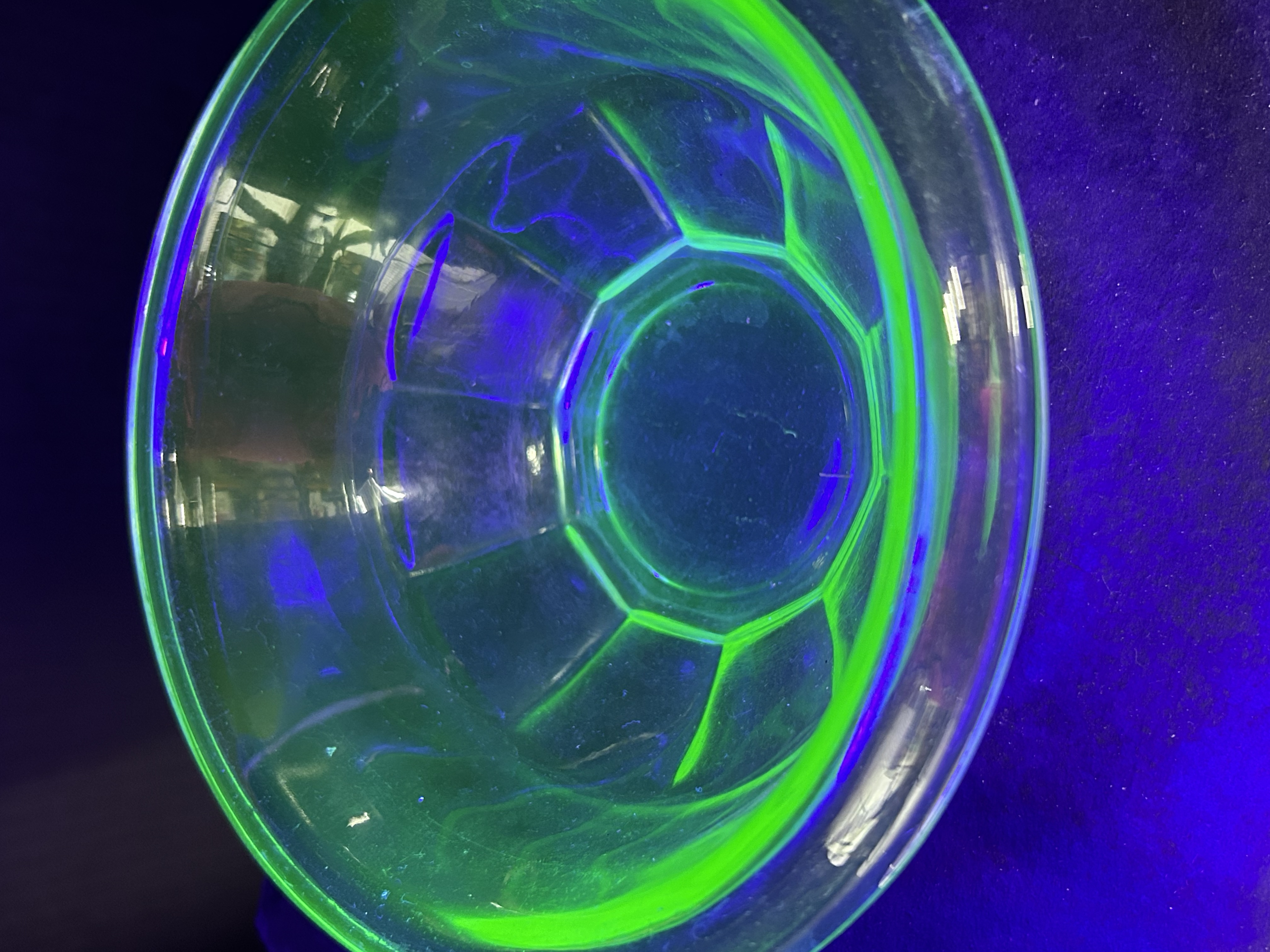 HAZEL-ATLAS GREEN URANIUM GLASS BOWL