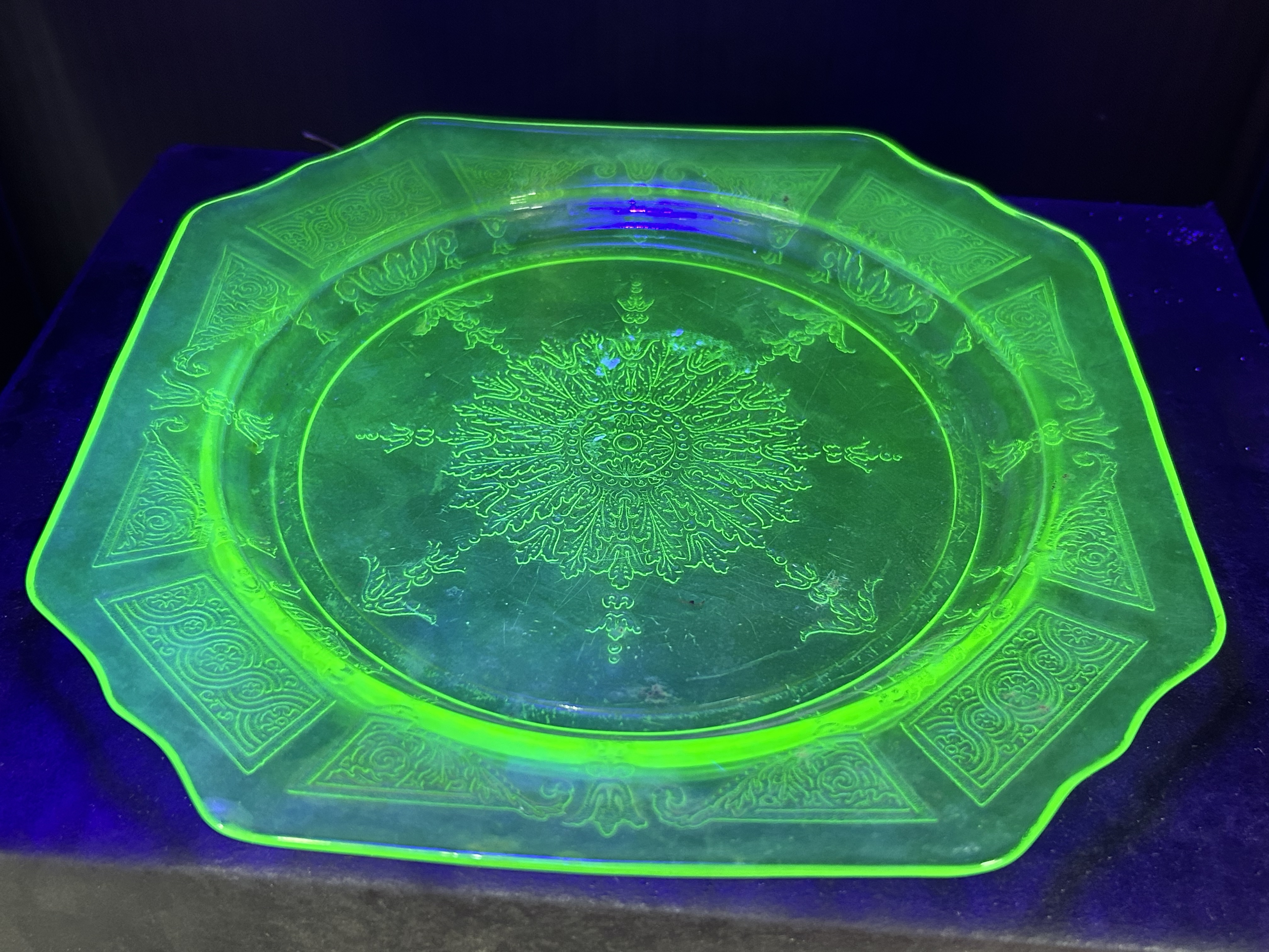 HOCKING PRINCESS URANIUM PLATE, 1930S