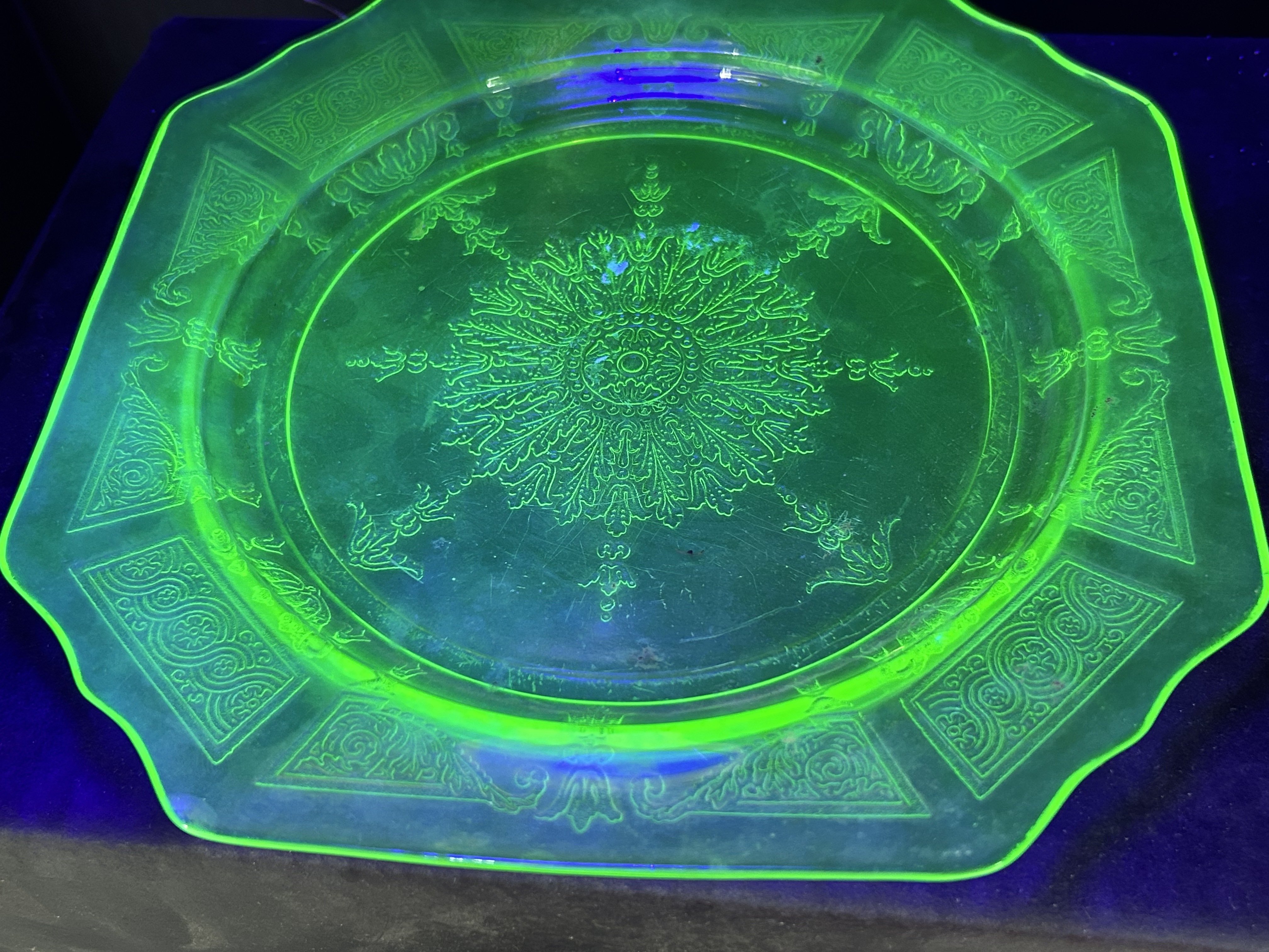 HOCKING PRINCESS URANIUM PLATE, 1930S
