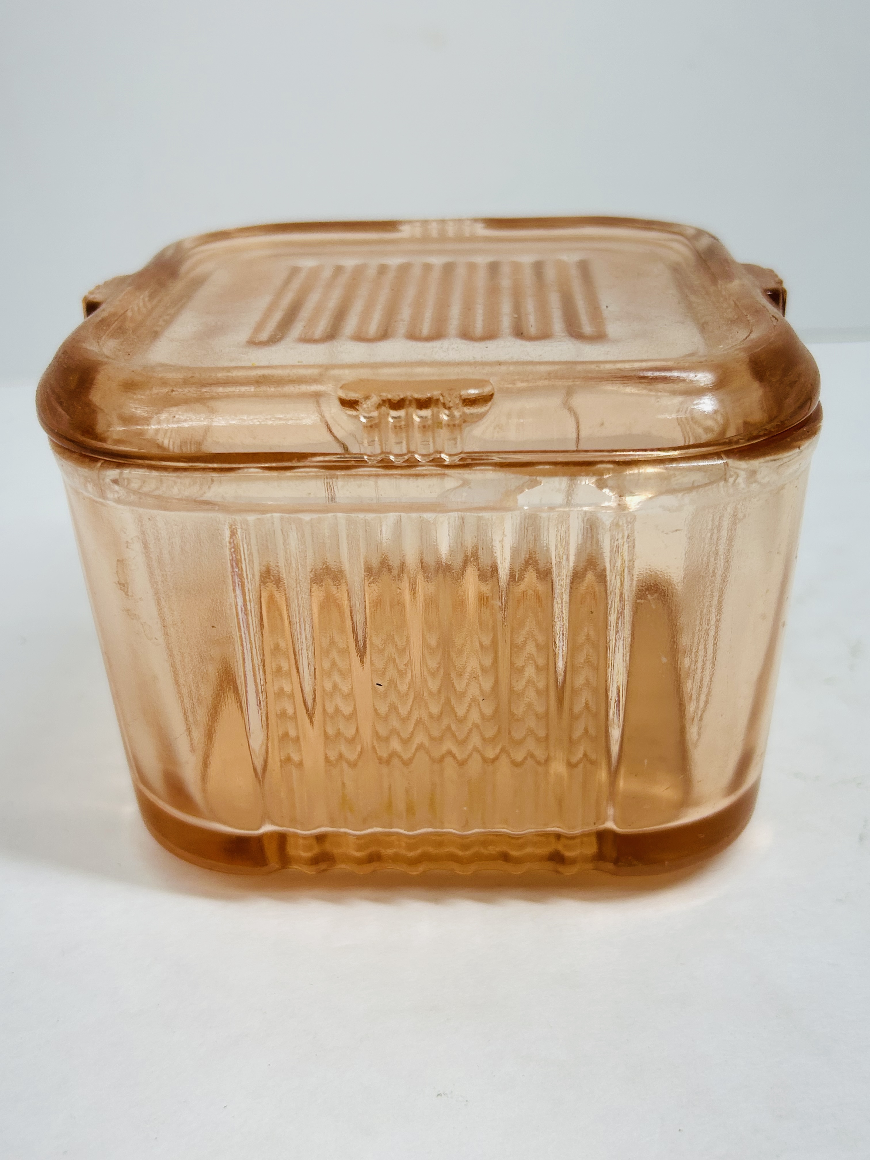 TWO VINTAGE AMERICAN DECORATIVE GLASS PIECES