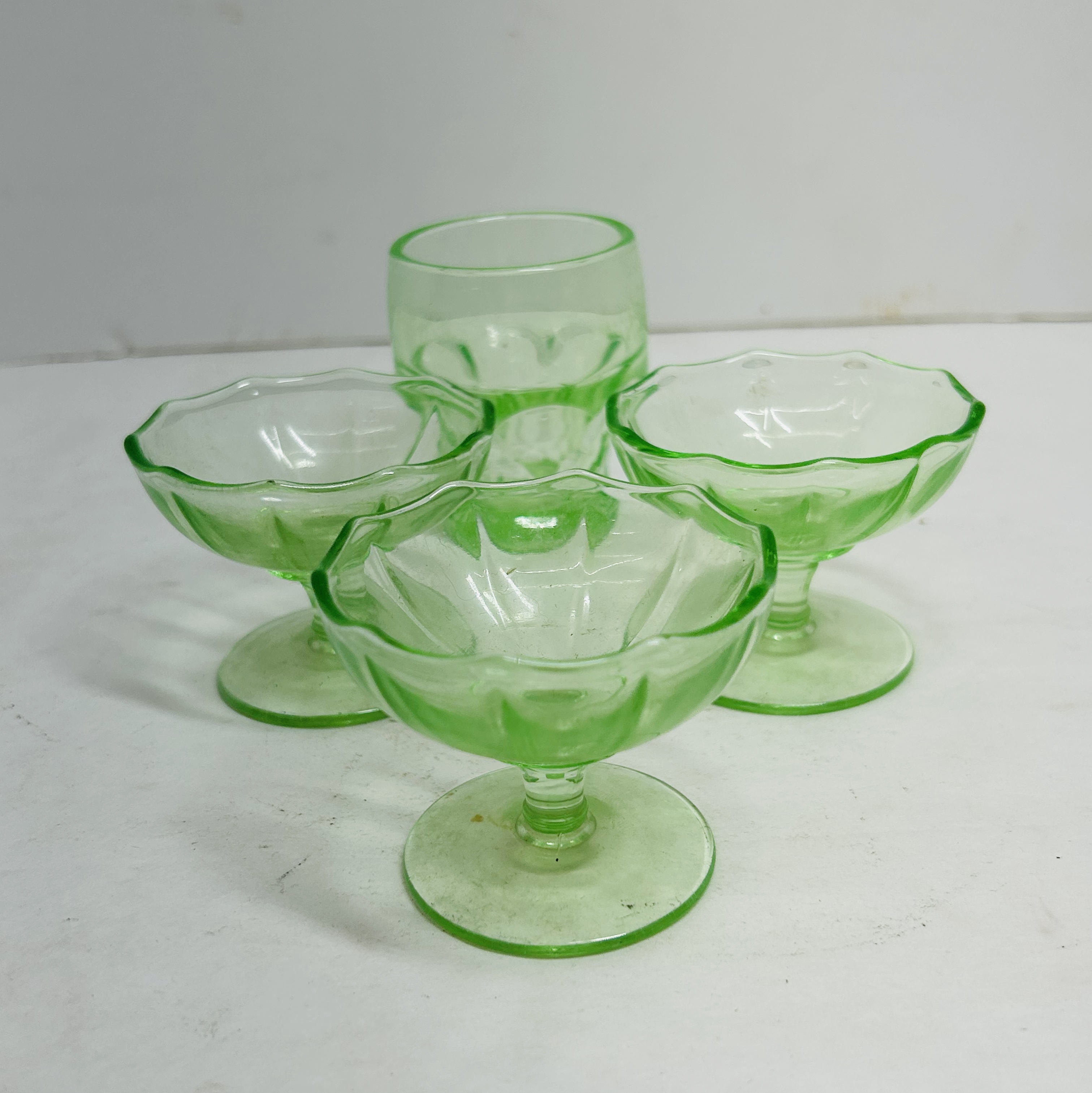 AMERICAN GREEN URANIUM GLASS COLLECTION C1930