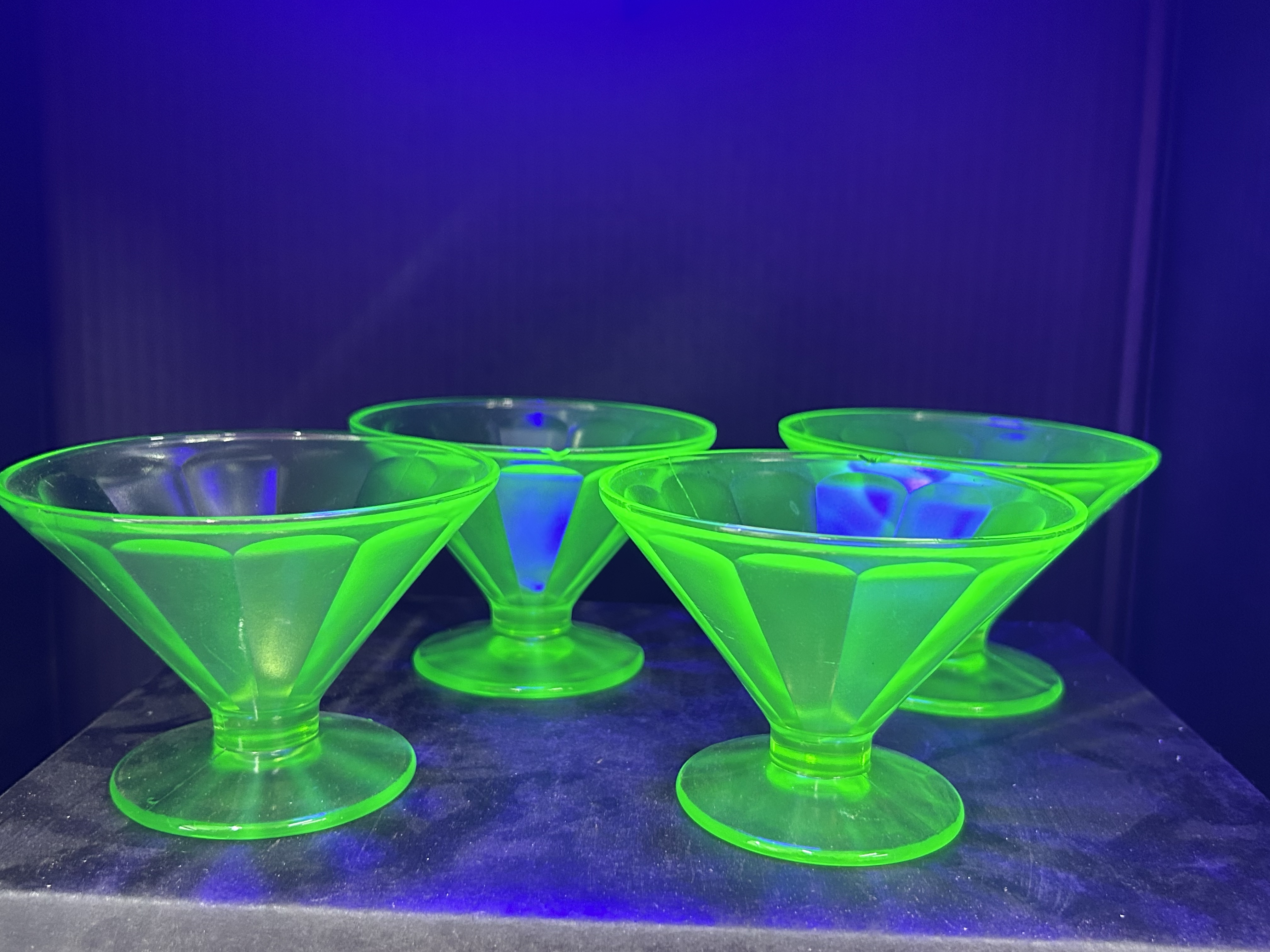 FEDERAL GLASS URANIUM SHERBETS, 1930S