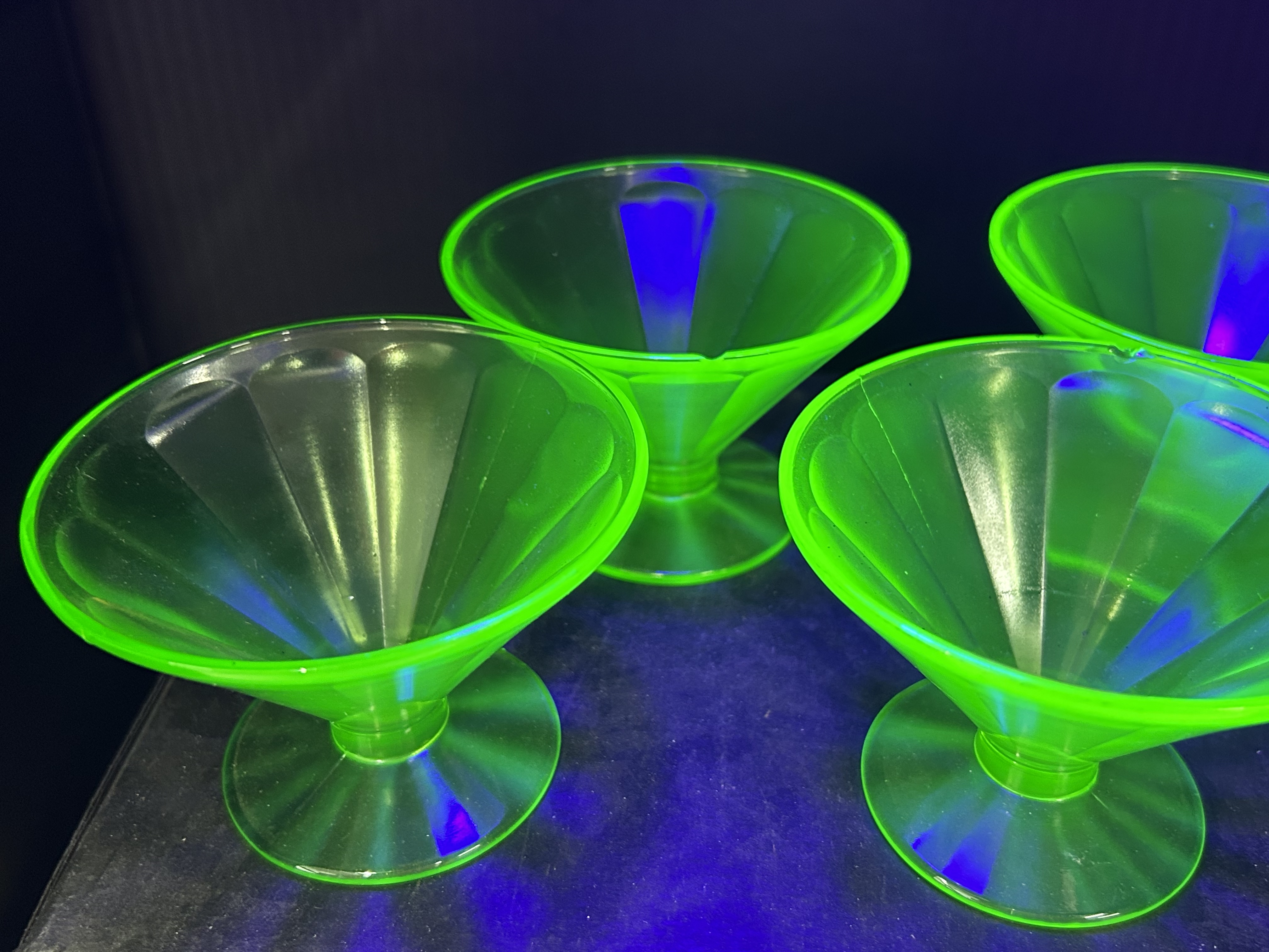 FEDERAL GLASS URANIUM SHERBETS, 1930S