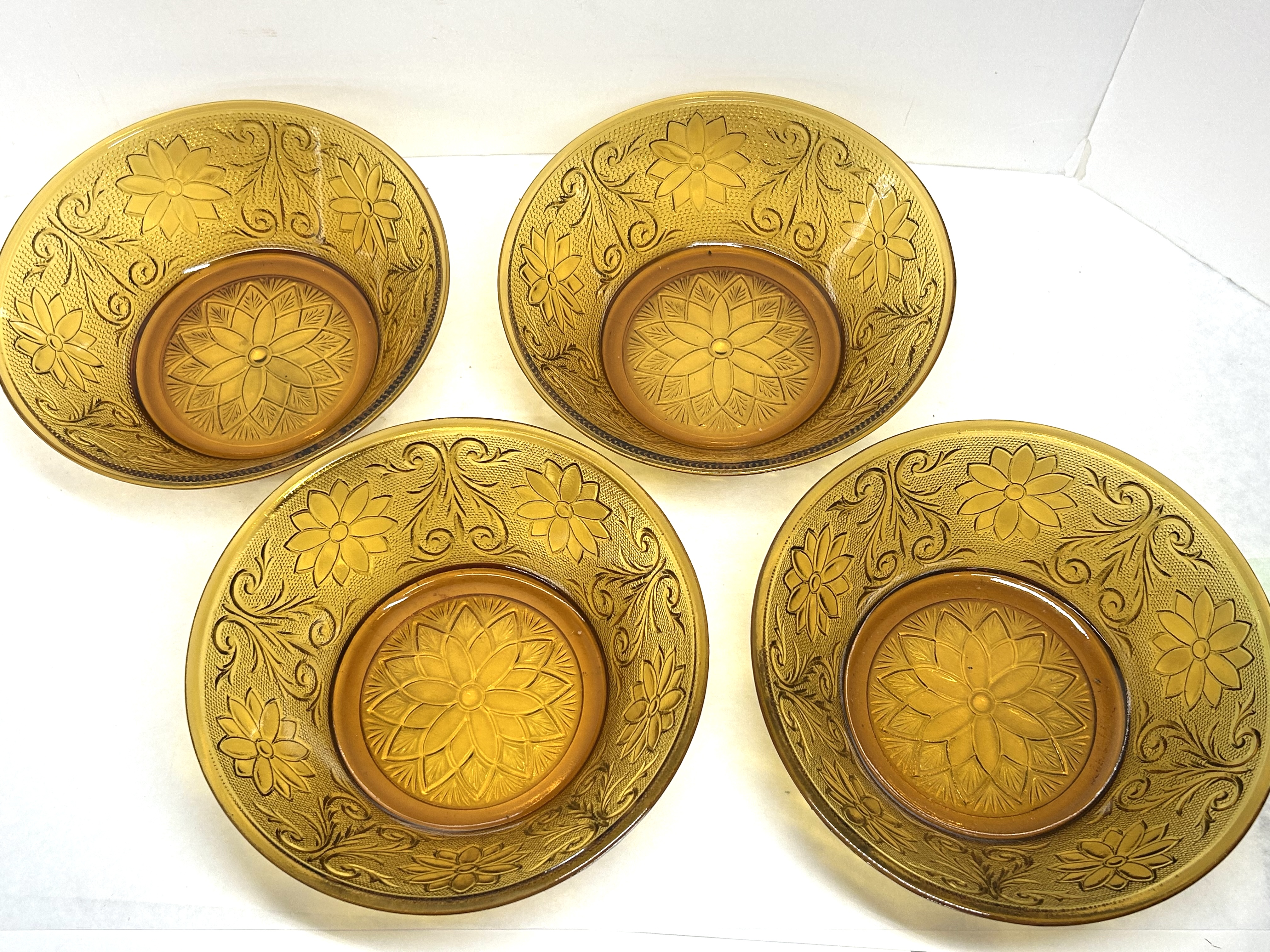INDIANA GLASS AMBER SANDWICH BOWLS, CIRCA 1970S