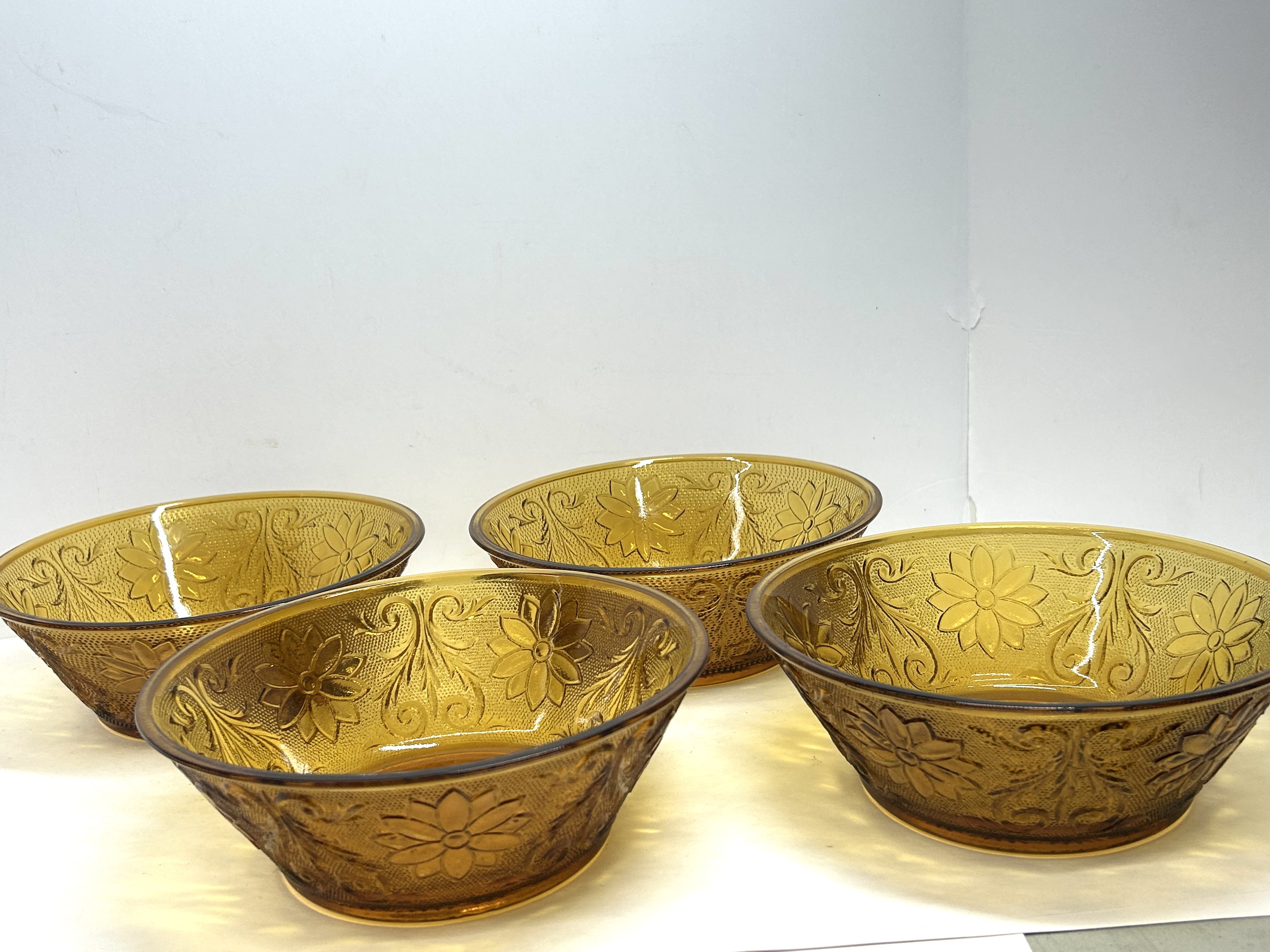 INDIANA GLASS AMBER SANDWICH BOWLS, CIRCA 1970S