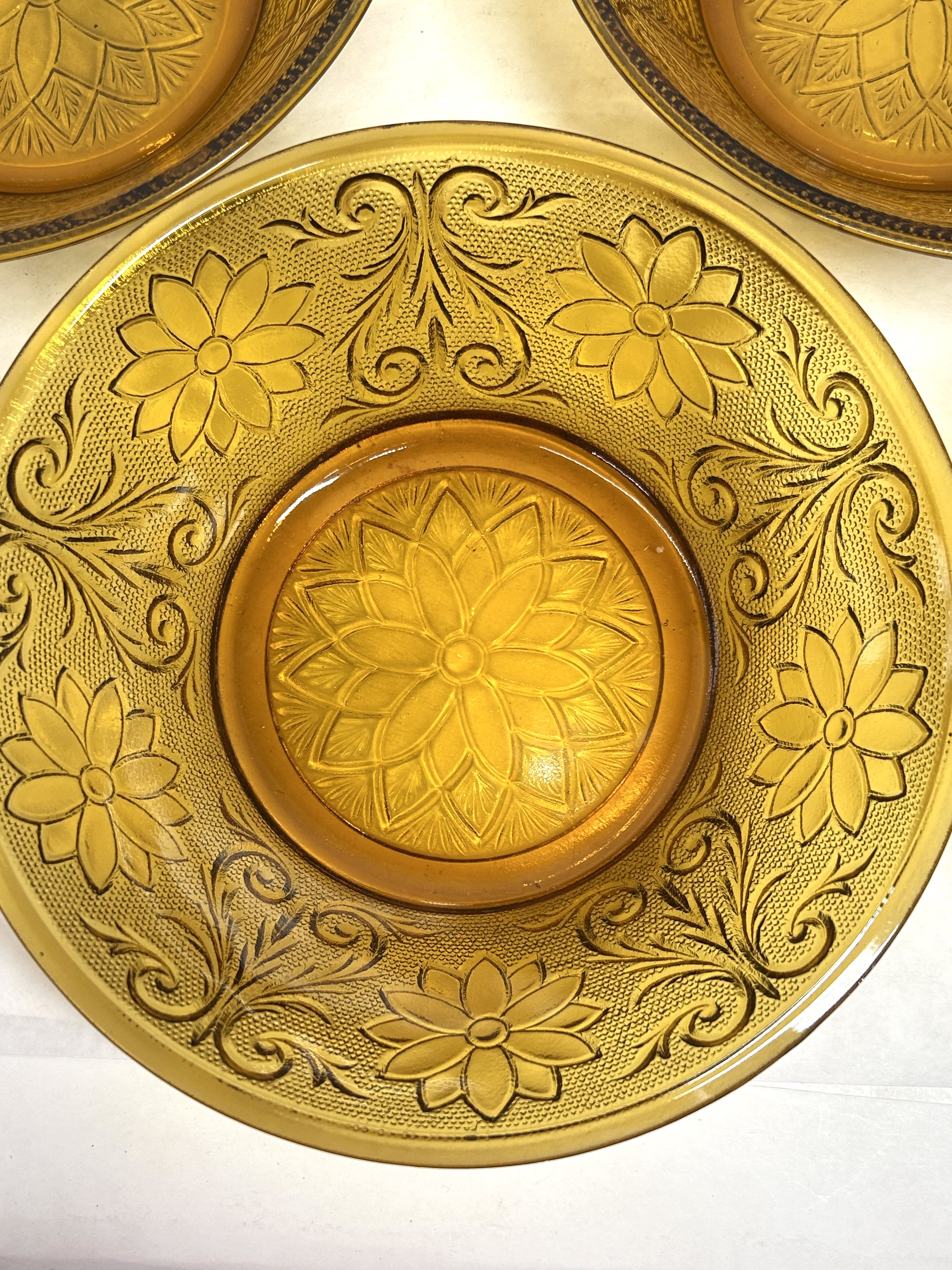 INDIANA GLASS AMBER SANDWICH BOWLS, CIRCA 1970S