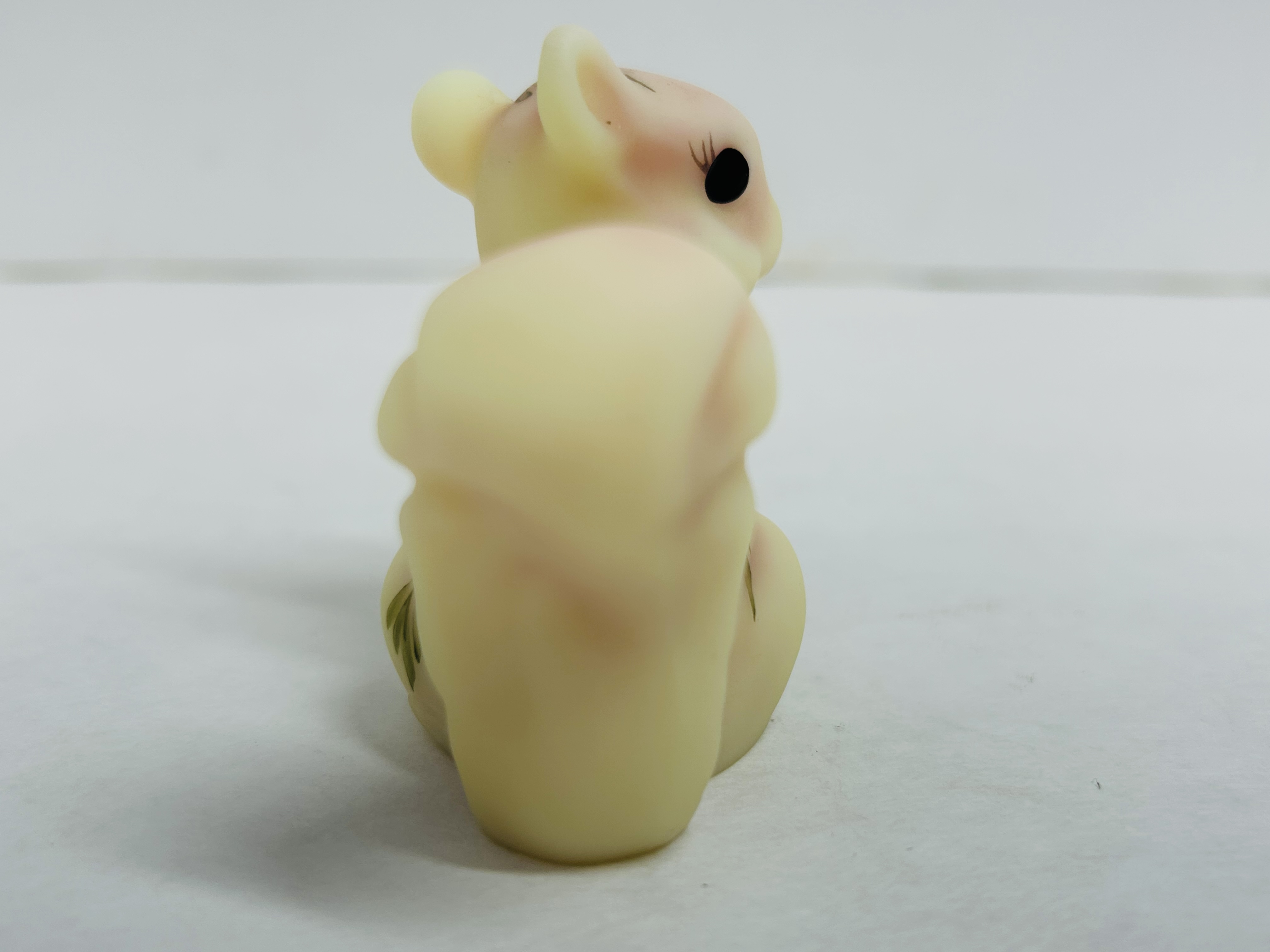 FENTON BURMESE GLASS SQUIRREL, 1970S