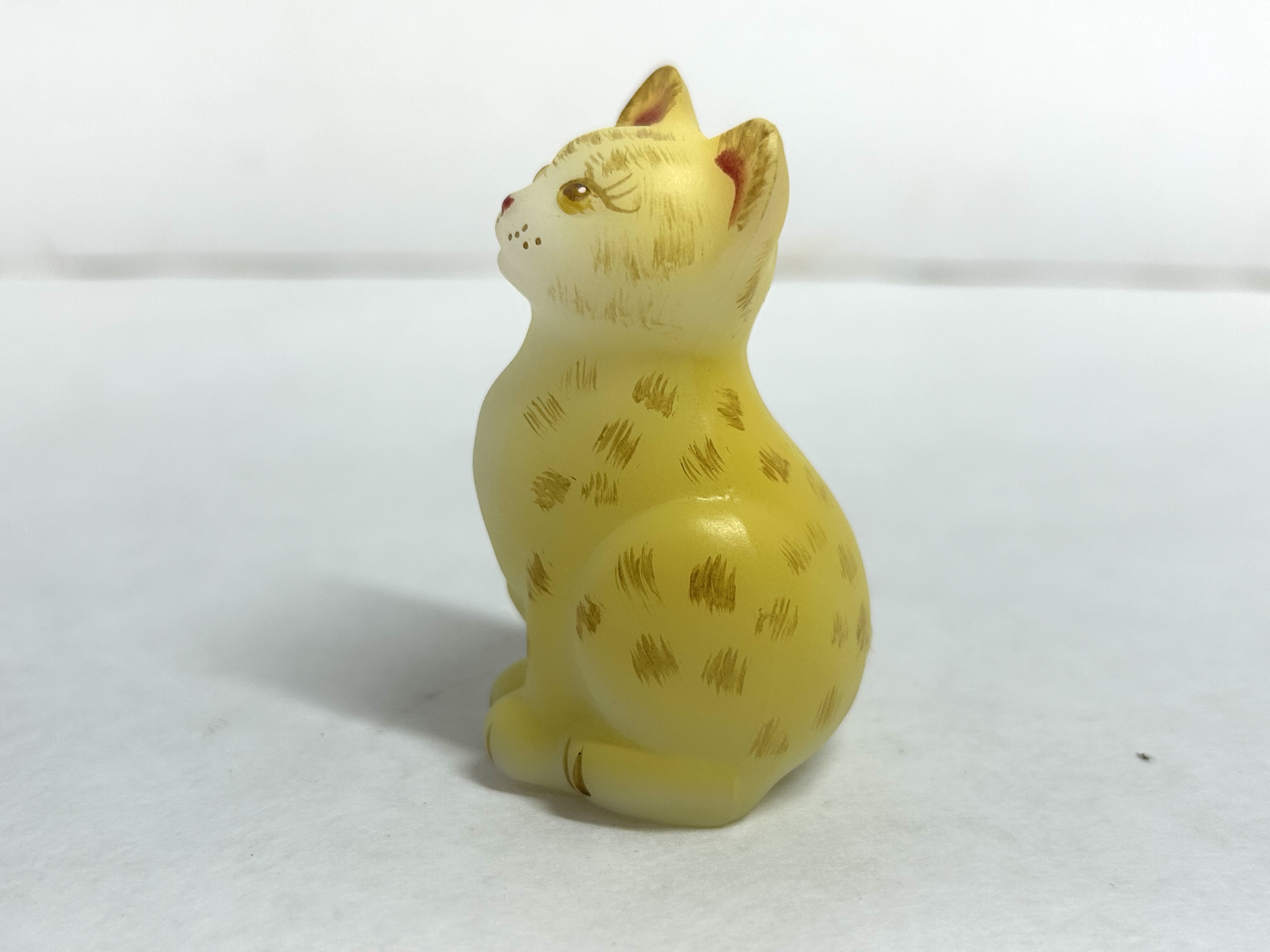 FENTON CUSTARD SATIN CAT FIGURINE