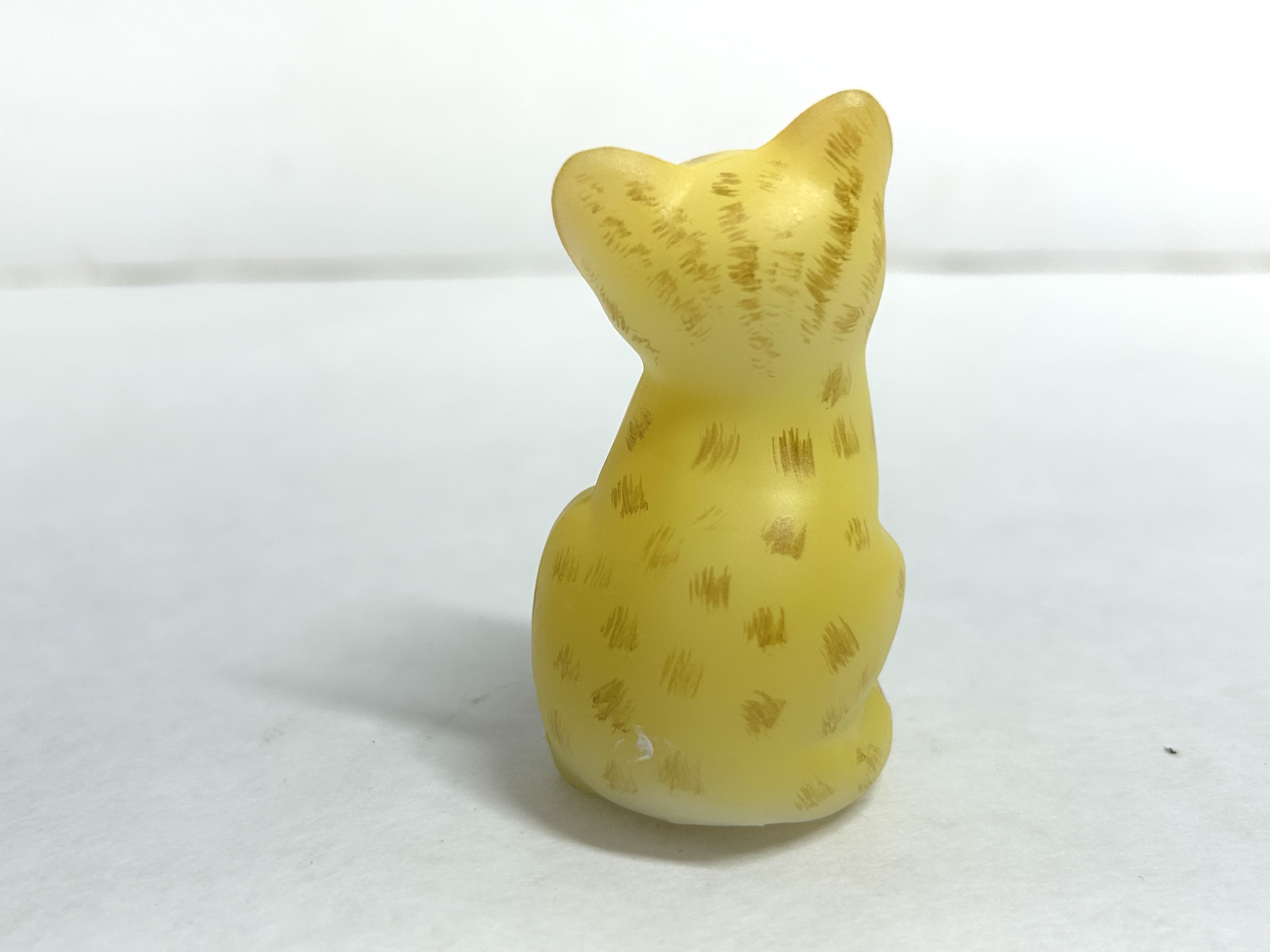 FENTON CUSTARD SATIN CAT FIGURINE