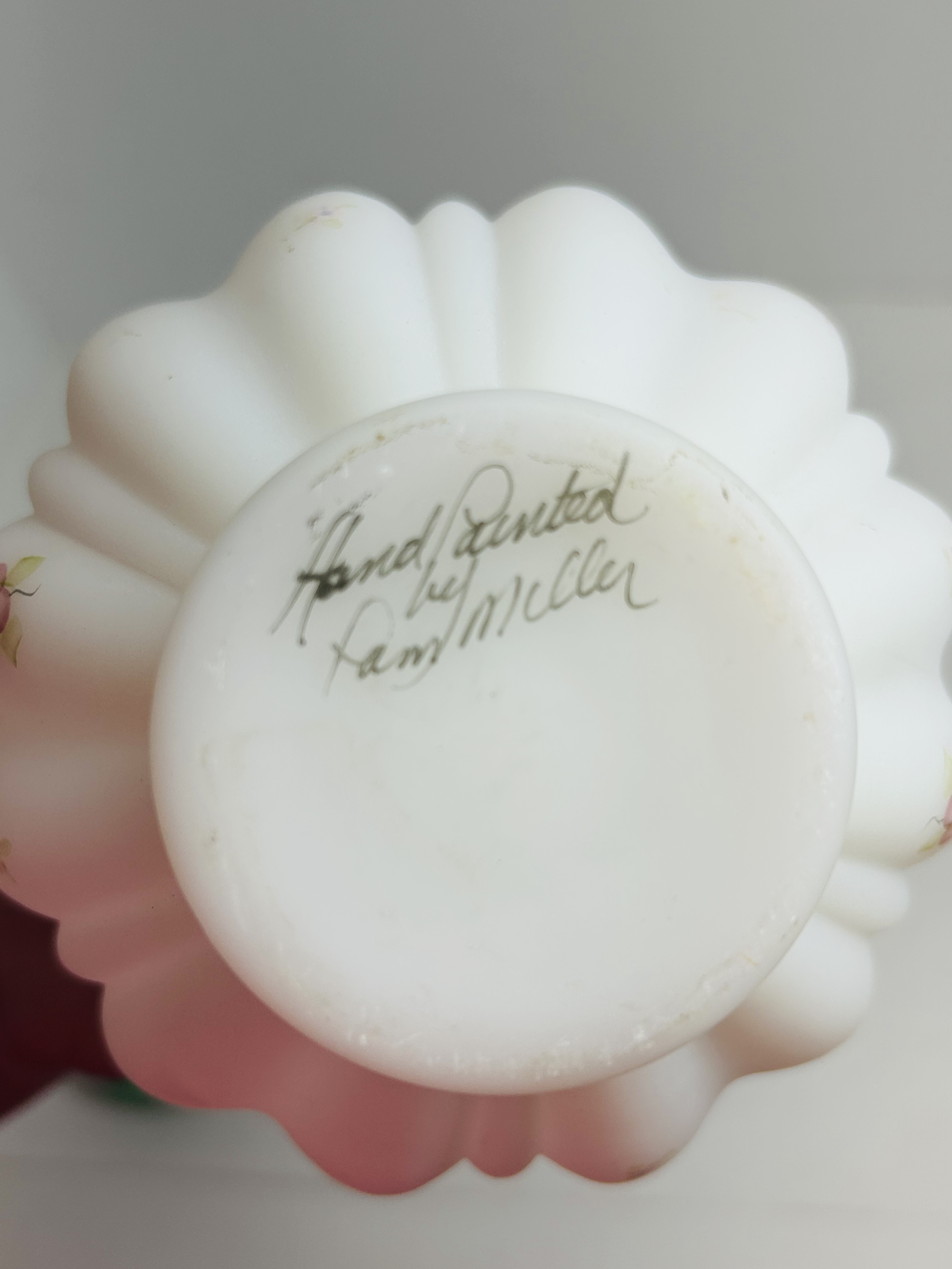 FENTON ROSALENE BERRIES BLOSSOMS VASE, 1980S