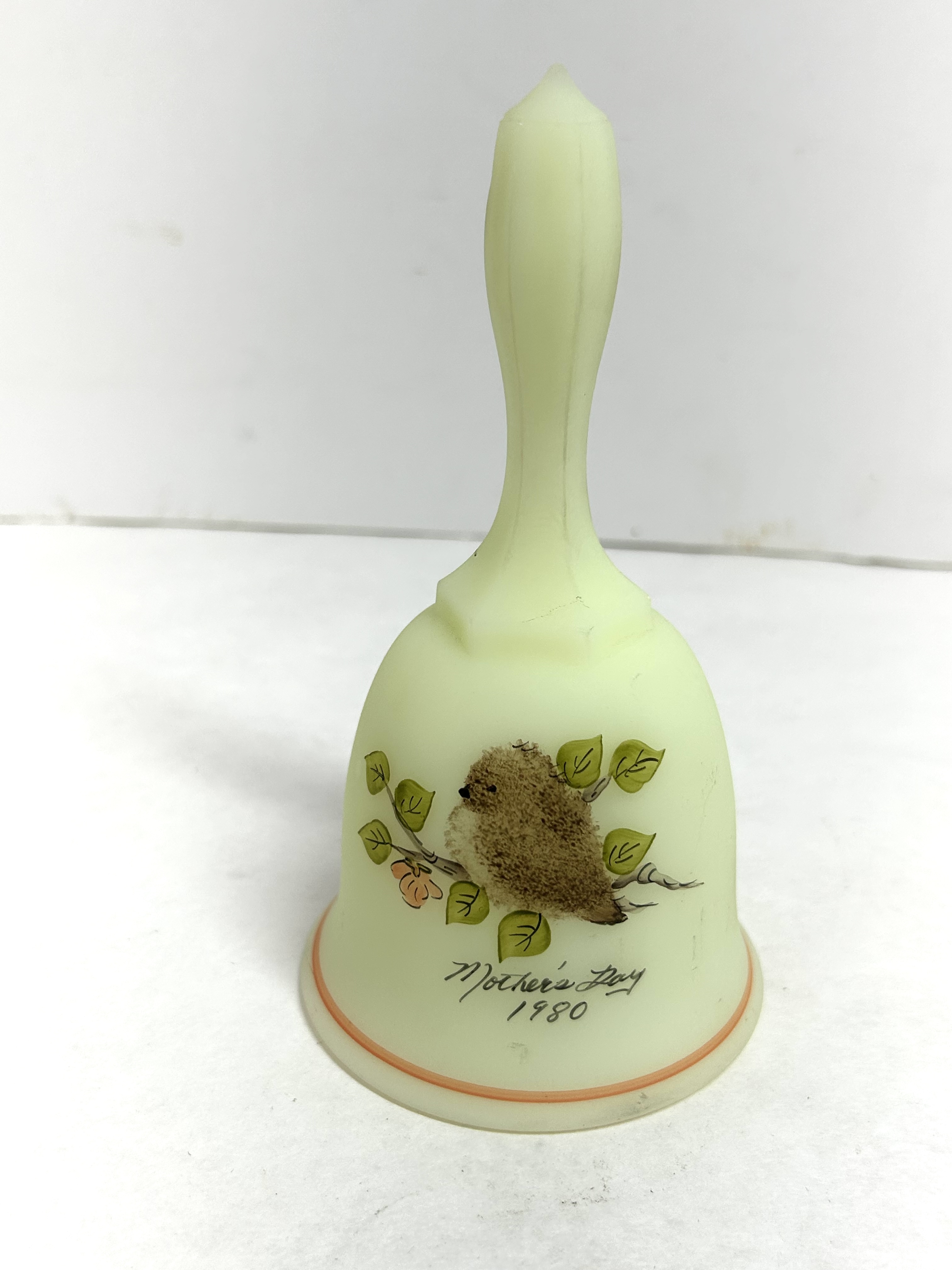 FENTON CUSTARD GLASS BELL 1980
