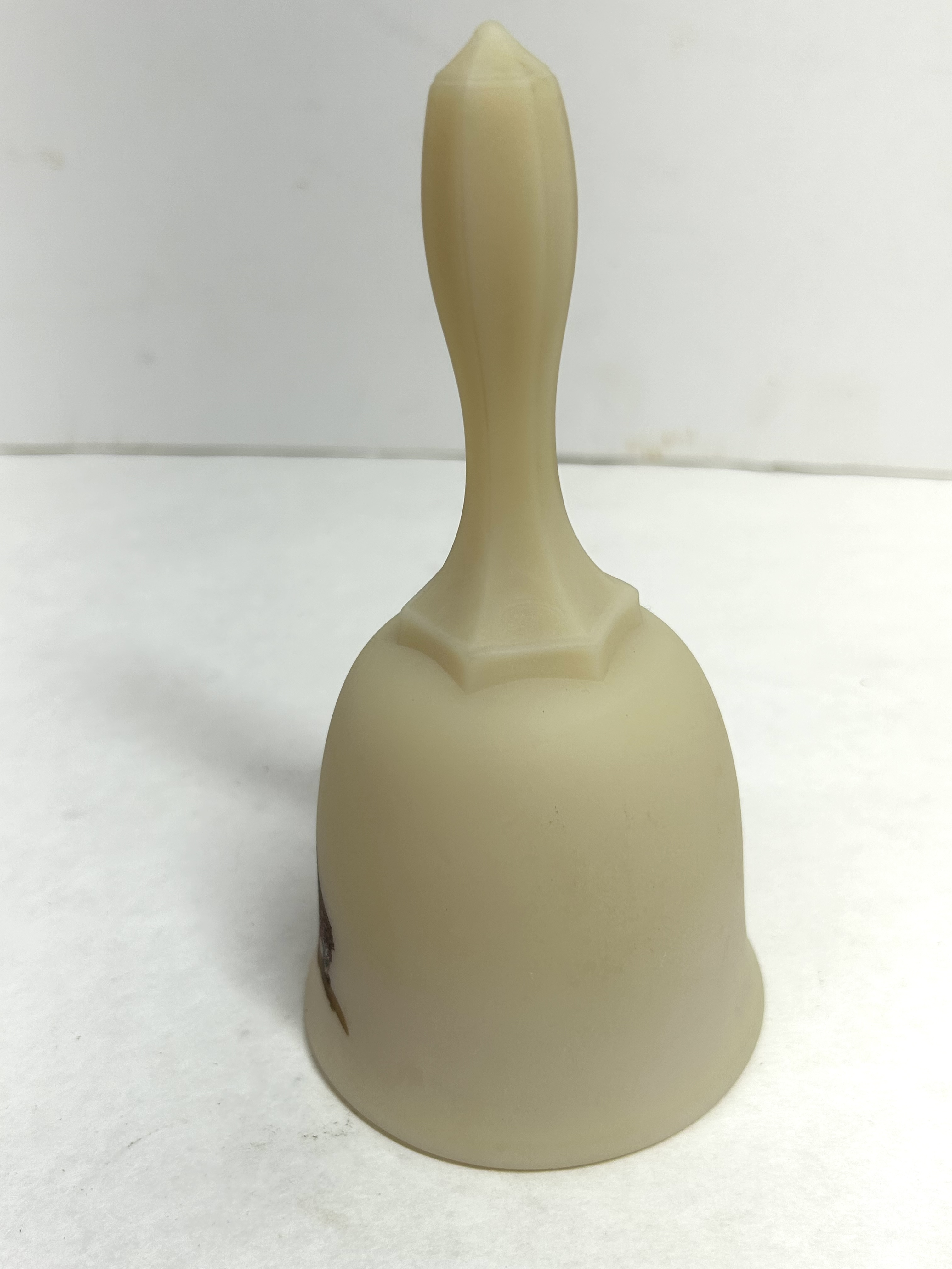 FENTON CLYDESDALE CUSTARD GLASS BELL