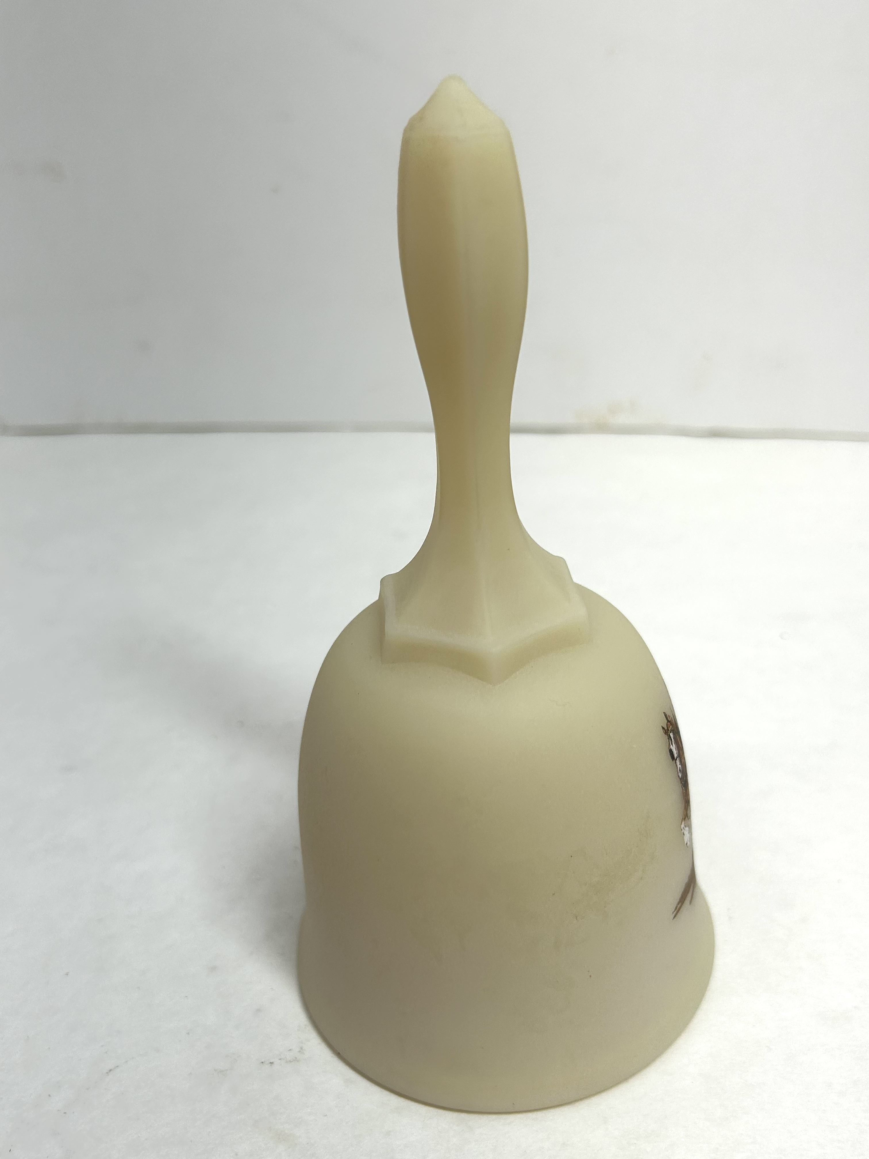 FENTON CLYDESDALE CUSTARD GLASS BELL