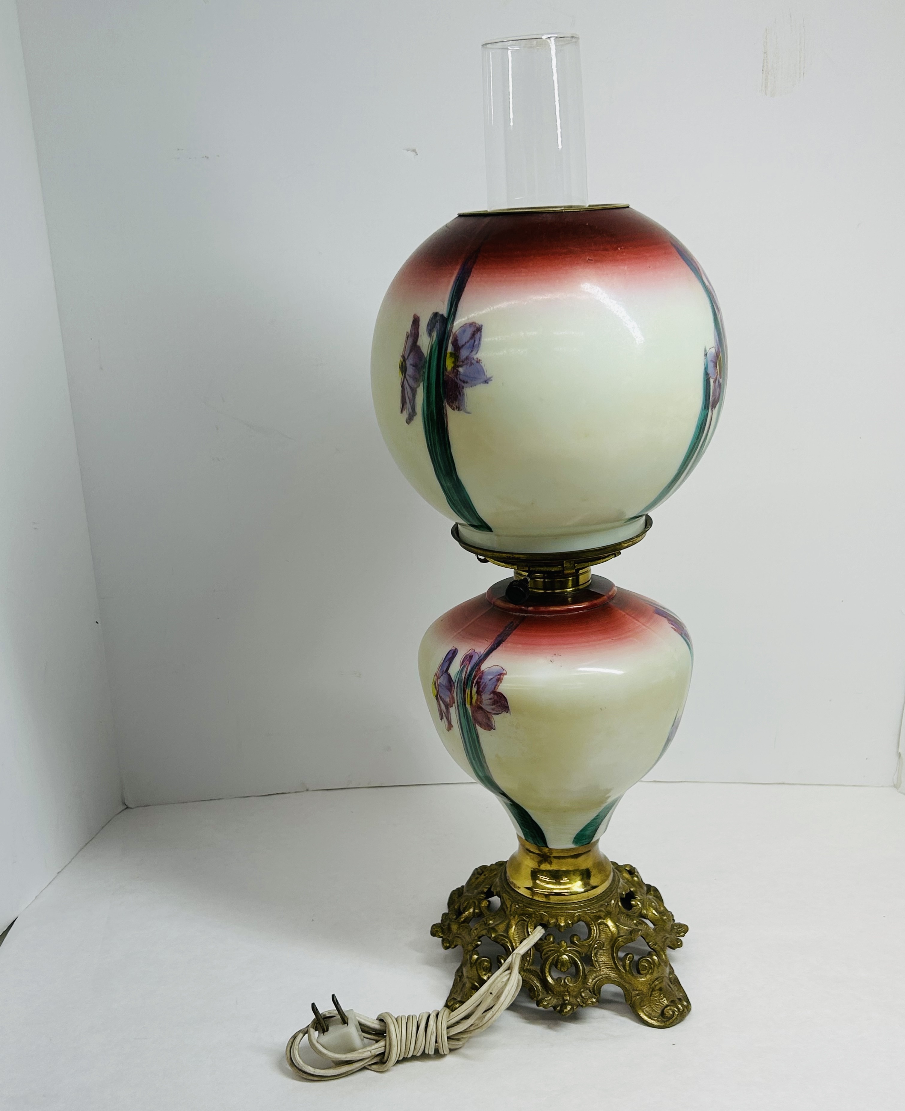 VICTORIAN GONE WITH THE WIND GLASS LAMP