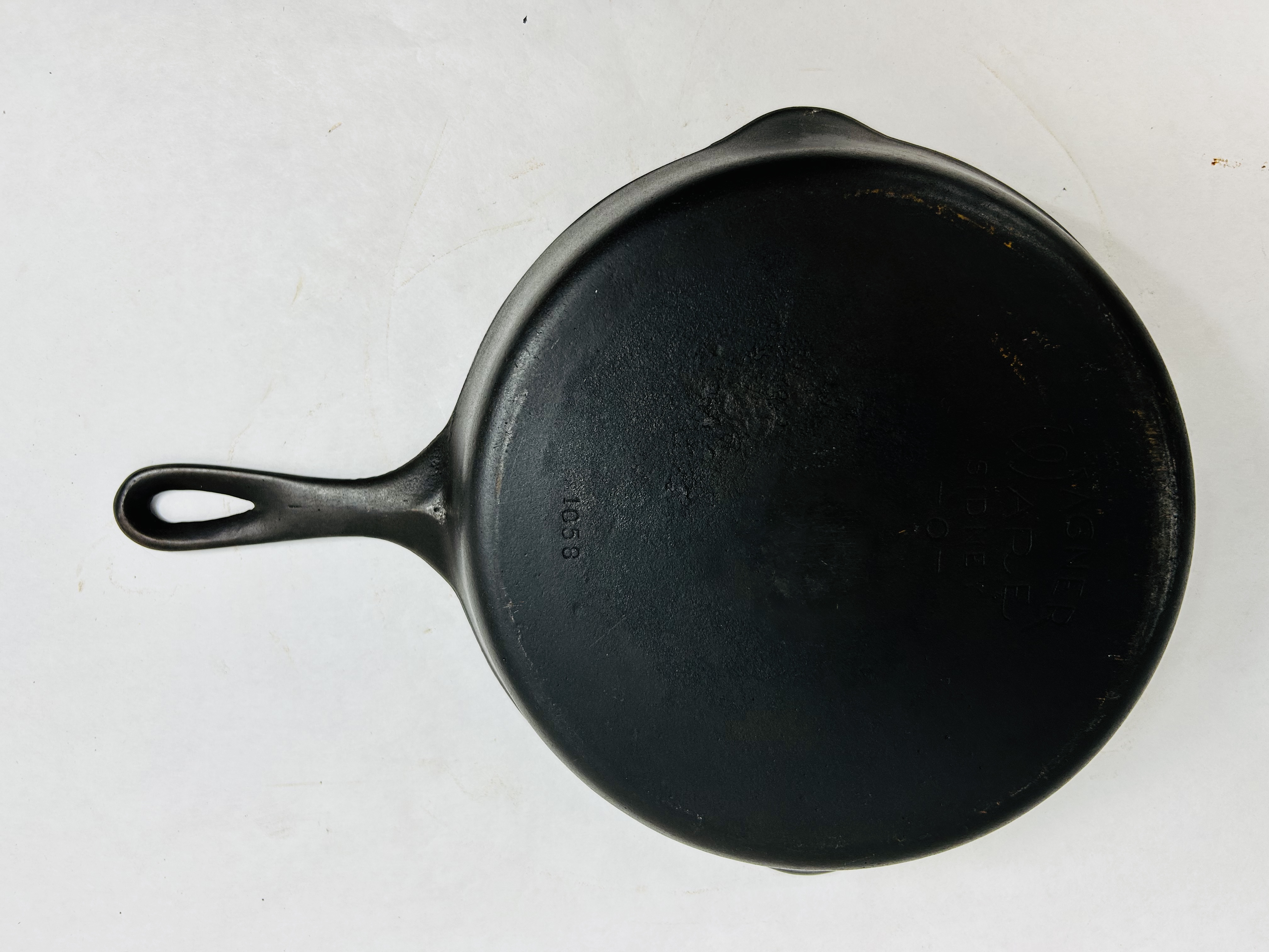 WAGNER WARE #8 CAST IRON SKILLET, MID-CENTURY