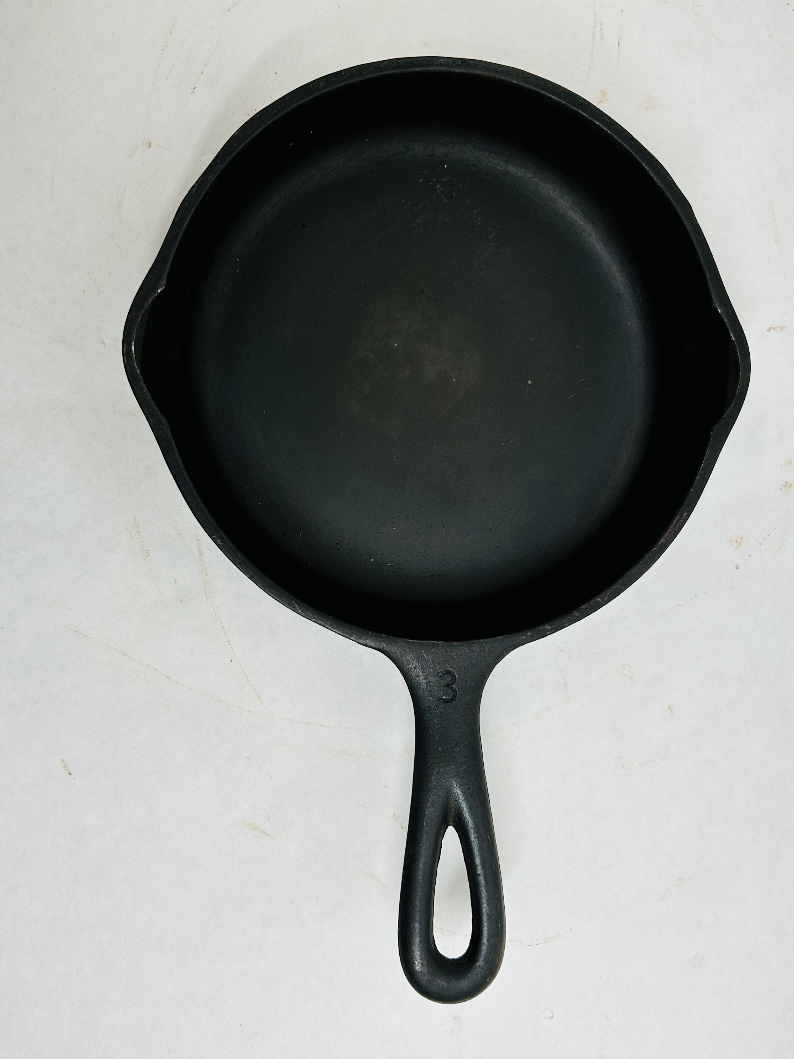 WAGNER WARE #3 CAST IRON SKILLET, 1940S