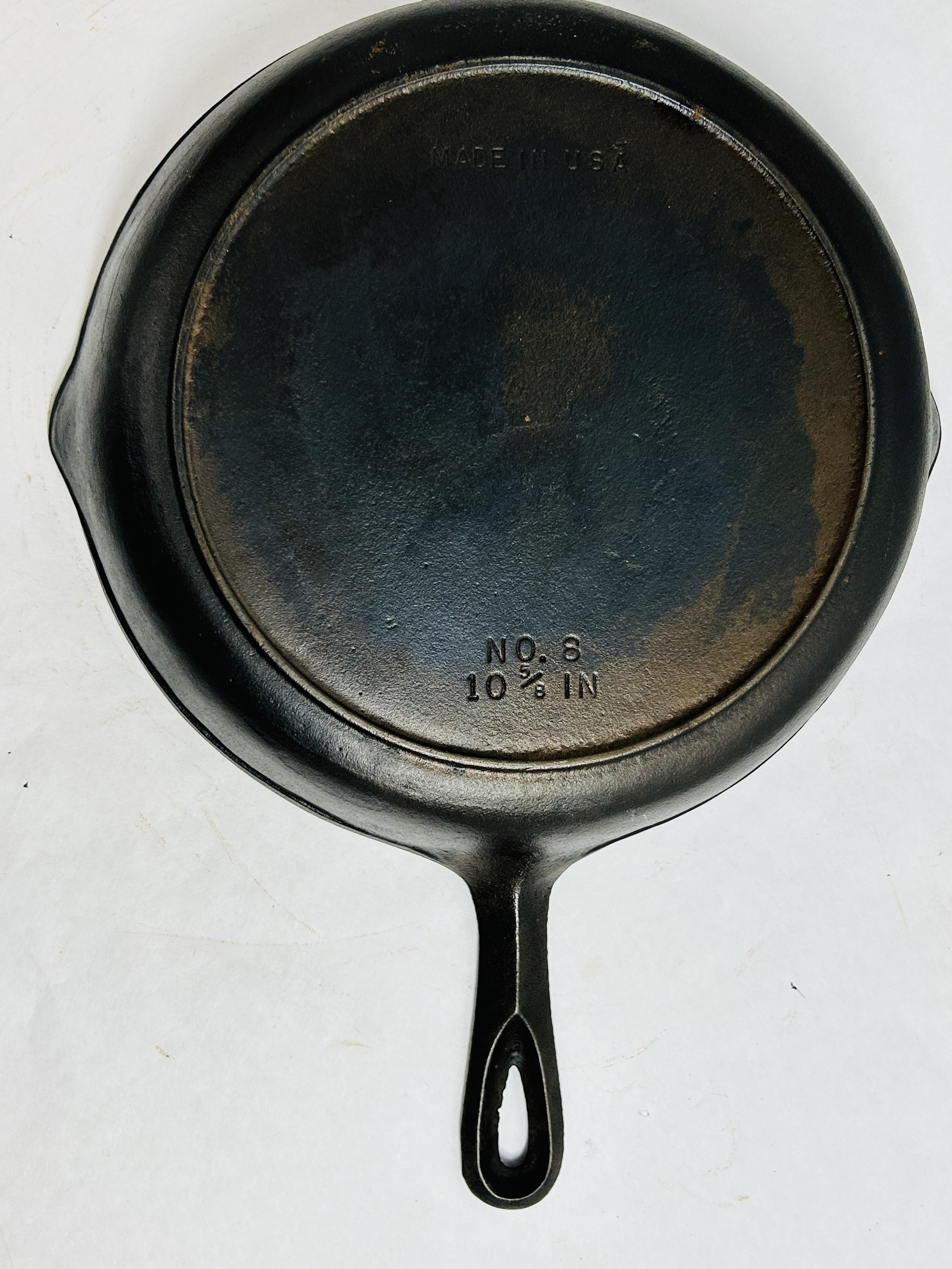 ATTRIBUTED WAGNER CAST IRON SKILLET, POST-1960