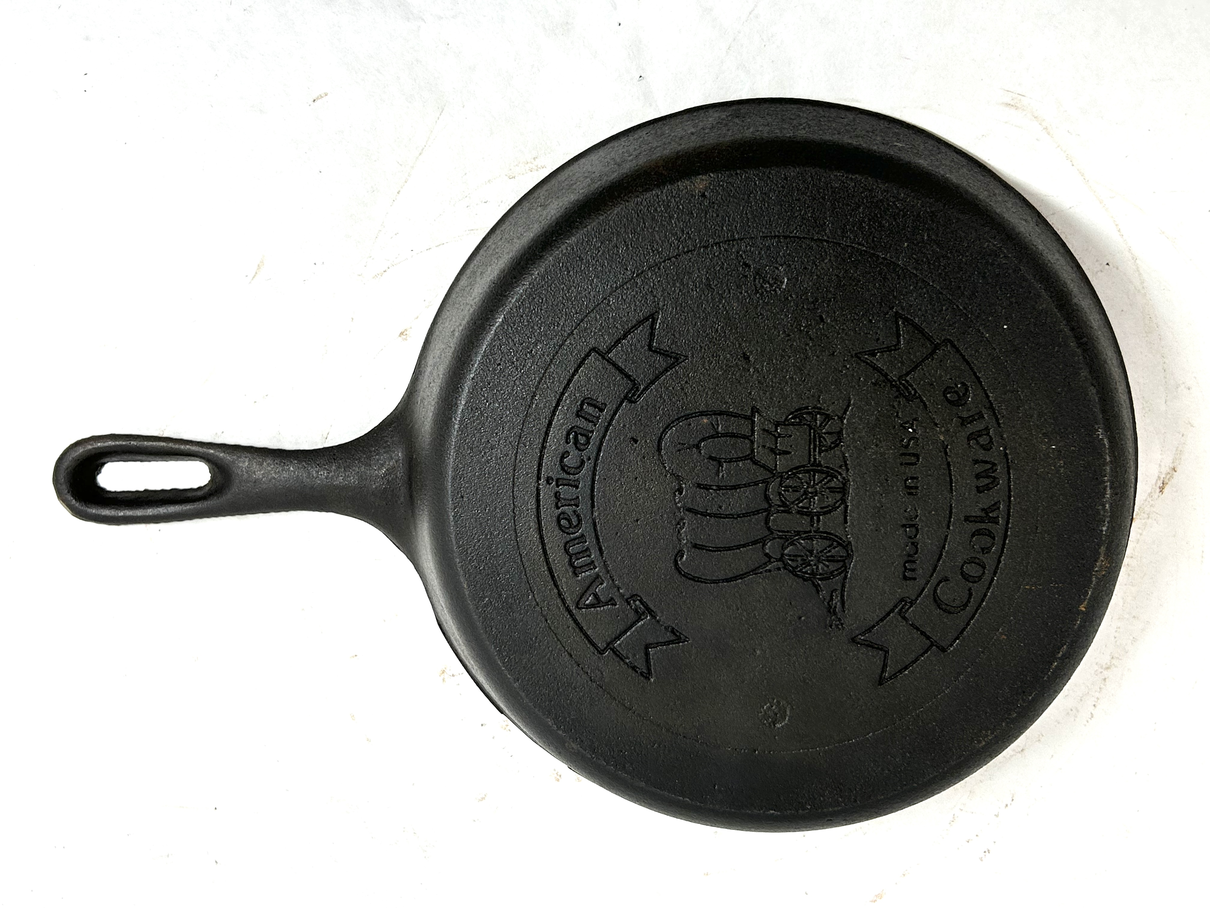 AMERICAN COOKWARE CAST IRON SKILLET, 20TH CENTURY