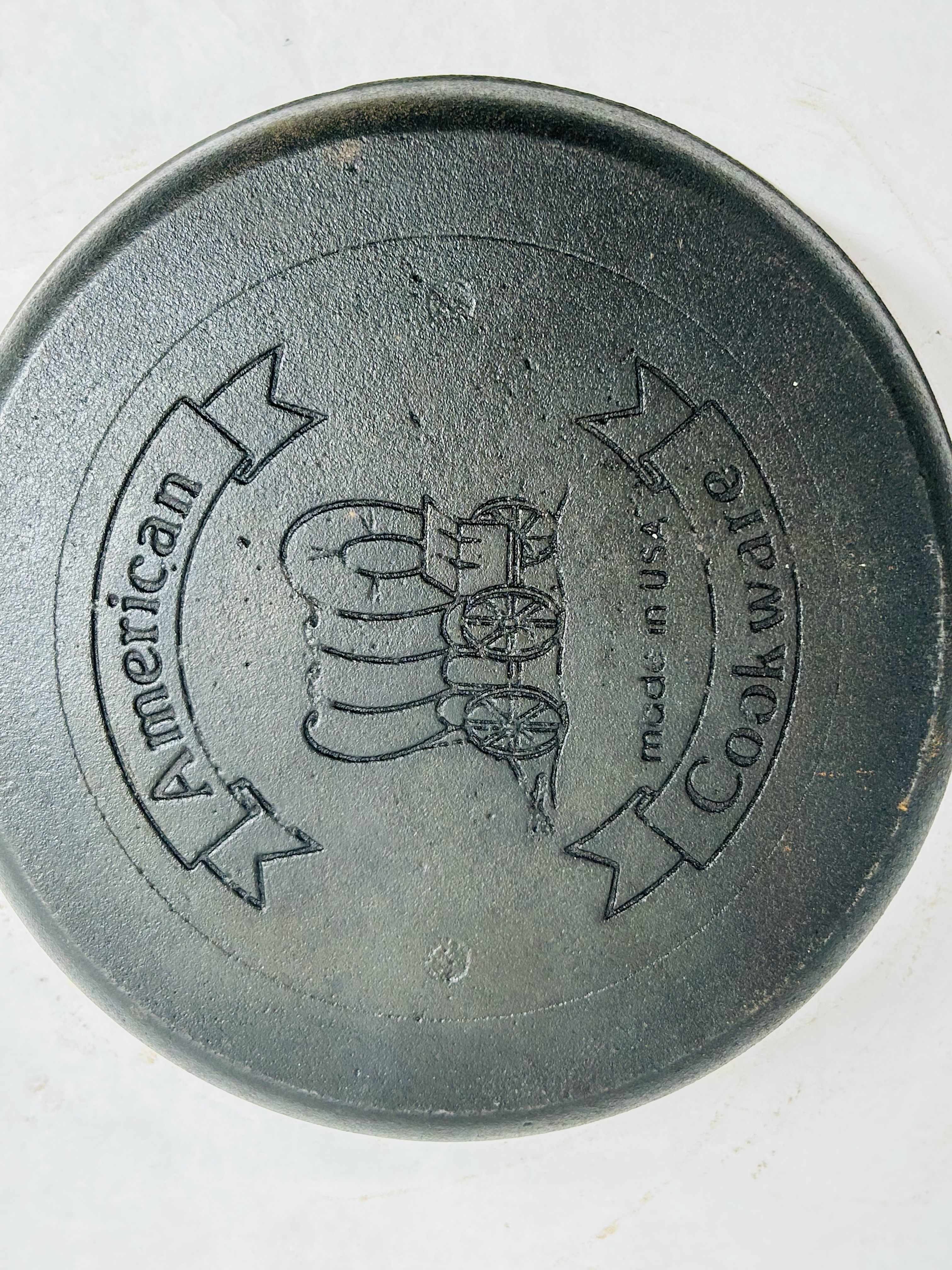 AMERICAN COOKWARE CAST IRON SKILLET, 20TH CENTURY