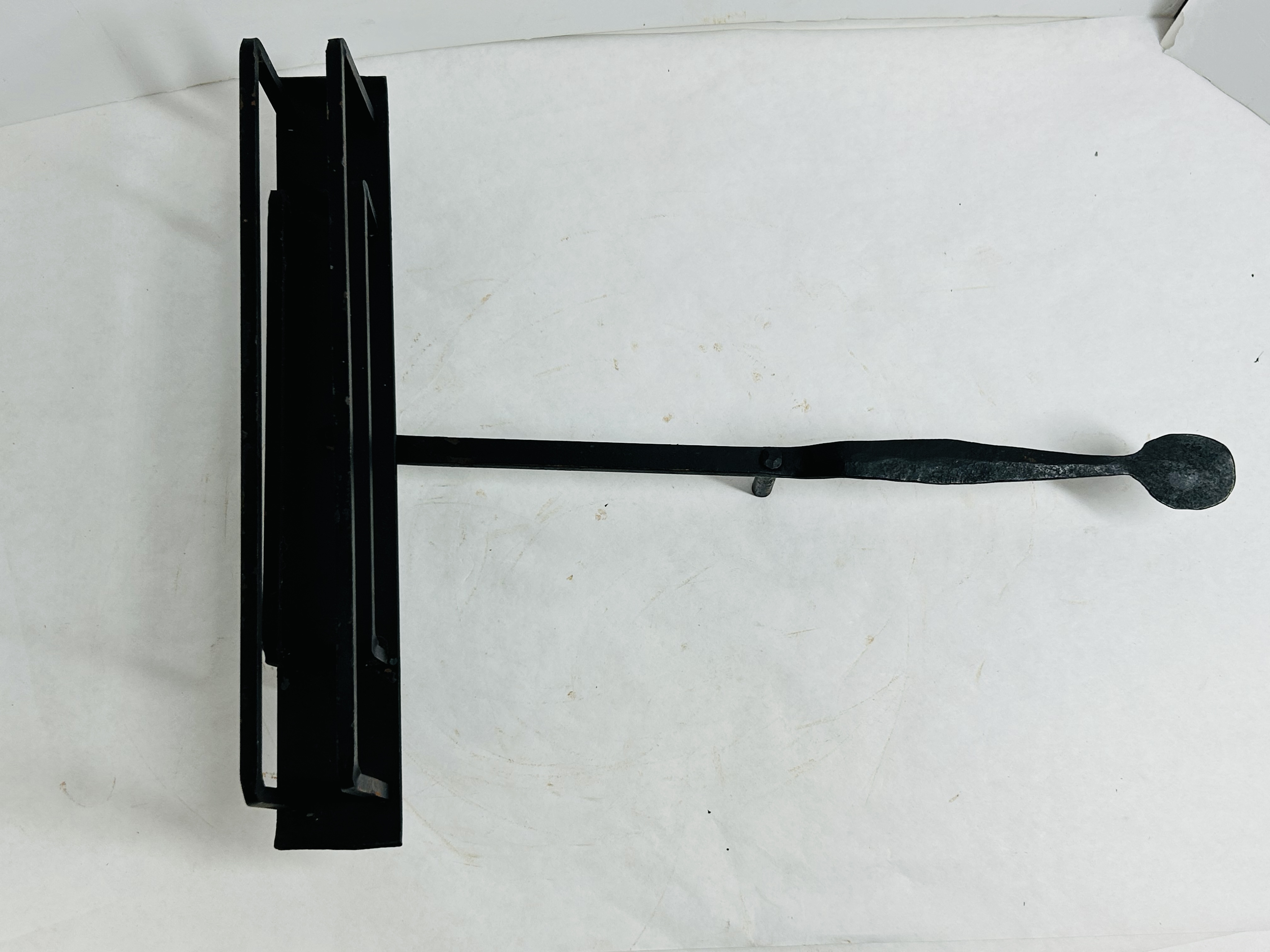 PRIMITIVE WROUGHT IRON HEARTH TOASTER, 18TH/19TH CENTURY