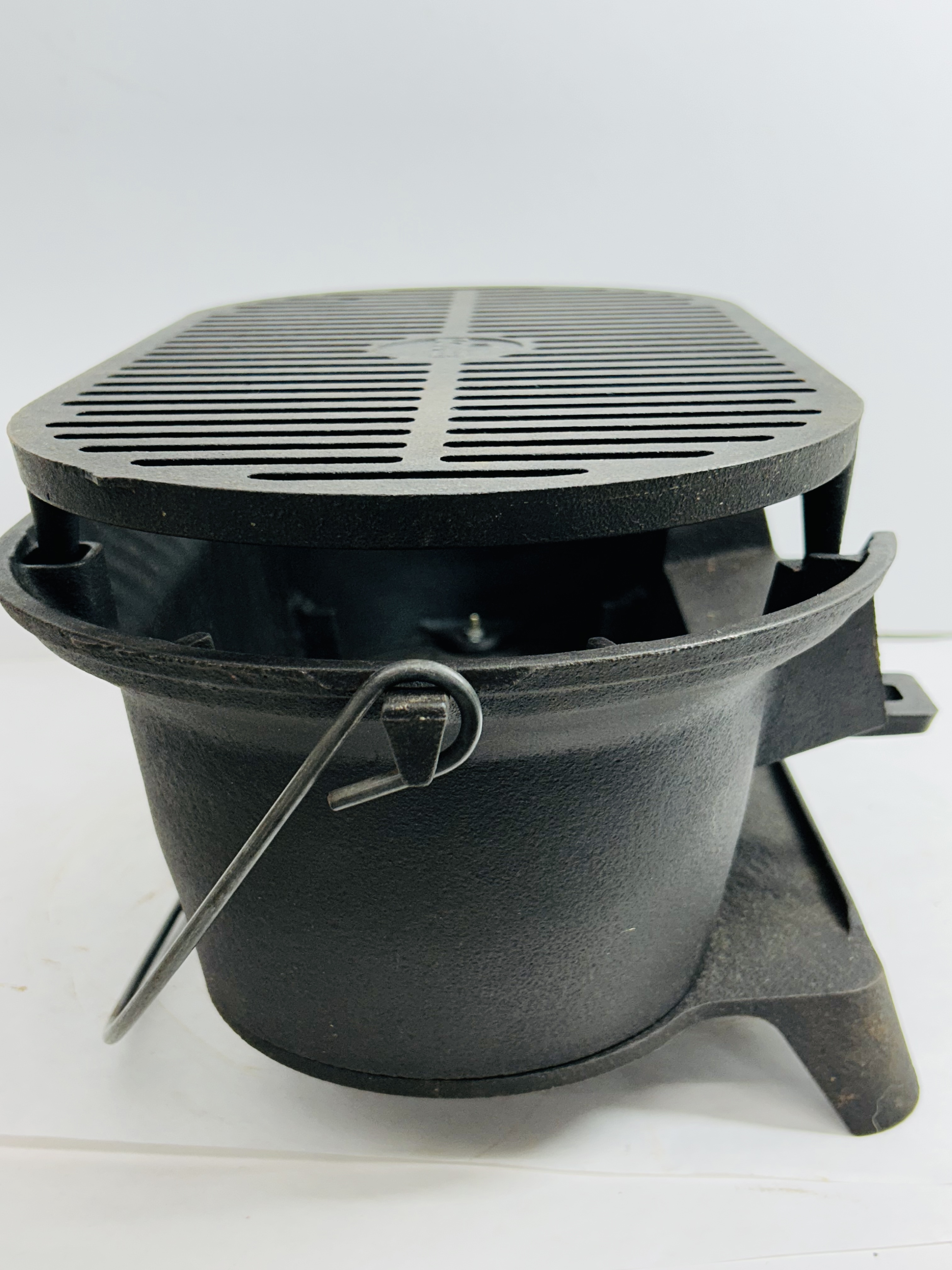LODGE CAST IRON SPORTSMAN'S GRILL, CONTEMPORARY