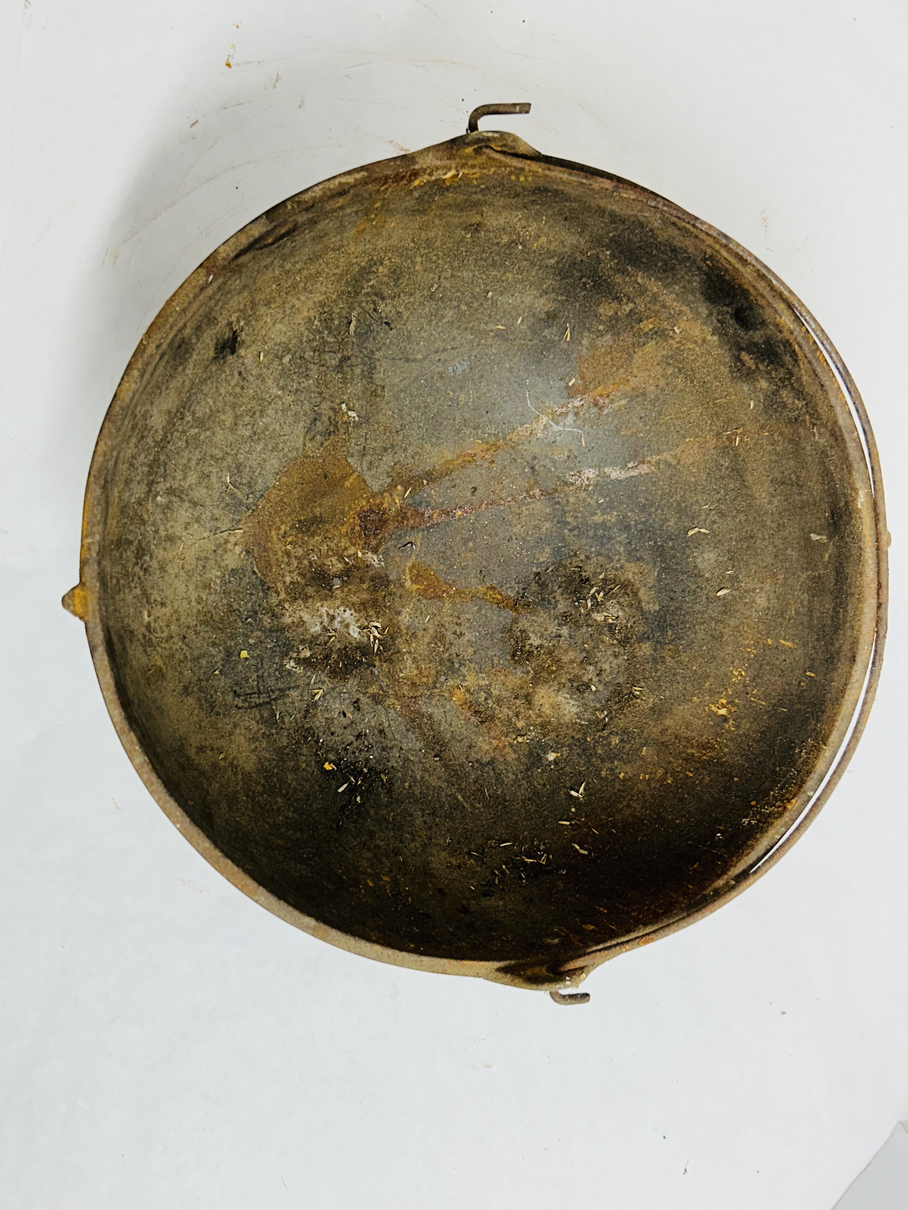 AMERICAN CAST IRON SCOTCH BOWL, 19TH CENTURY