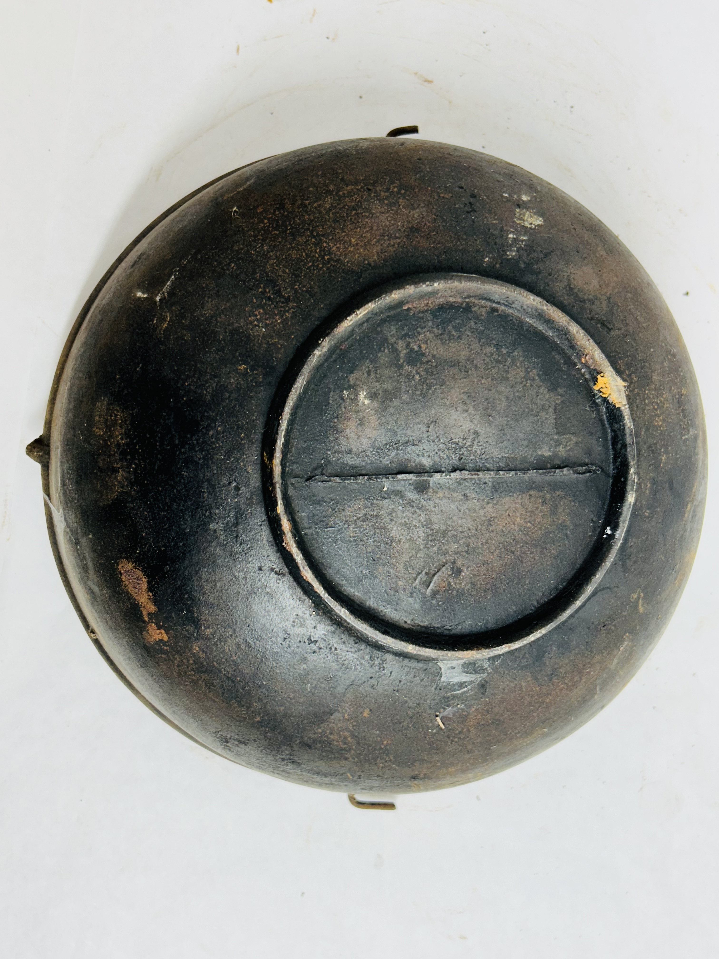 AMERICAN CAST IRON SCOTCH BOWL, 19TH CENTURY