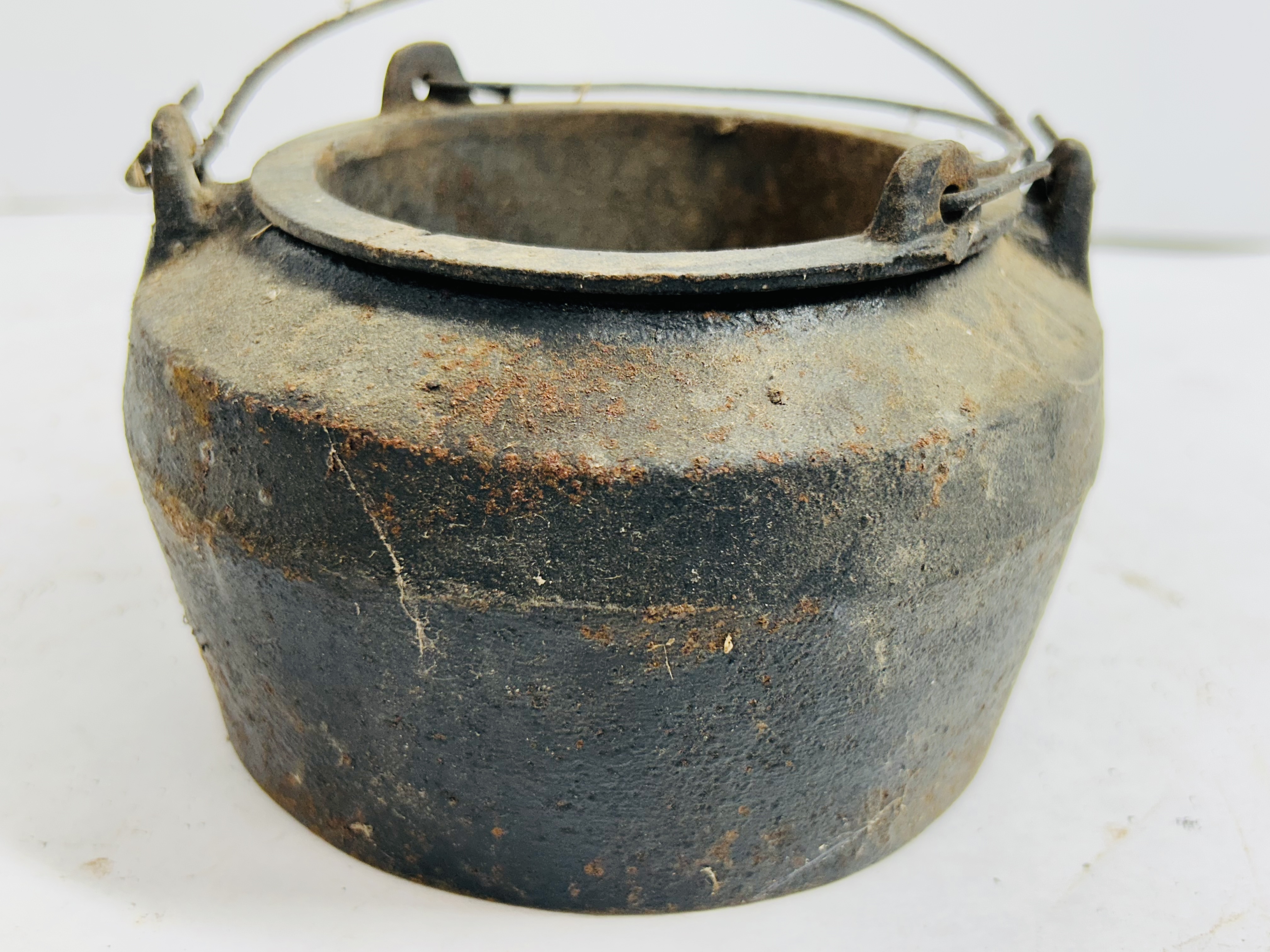 PETERSBURG CAST IRON GLUE POT, LATE 1800S