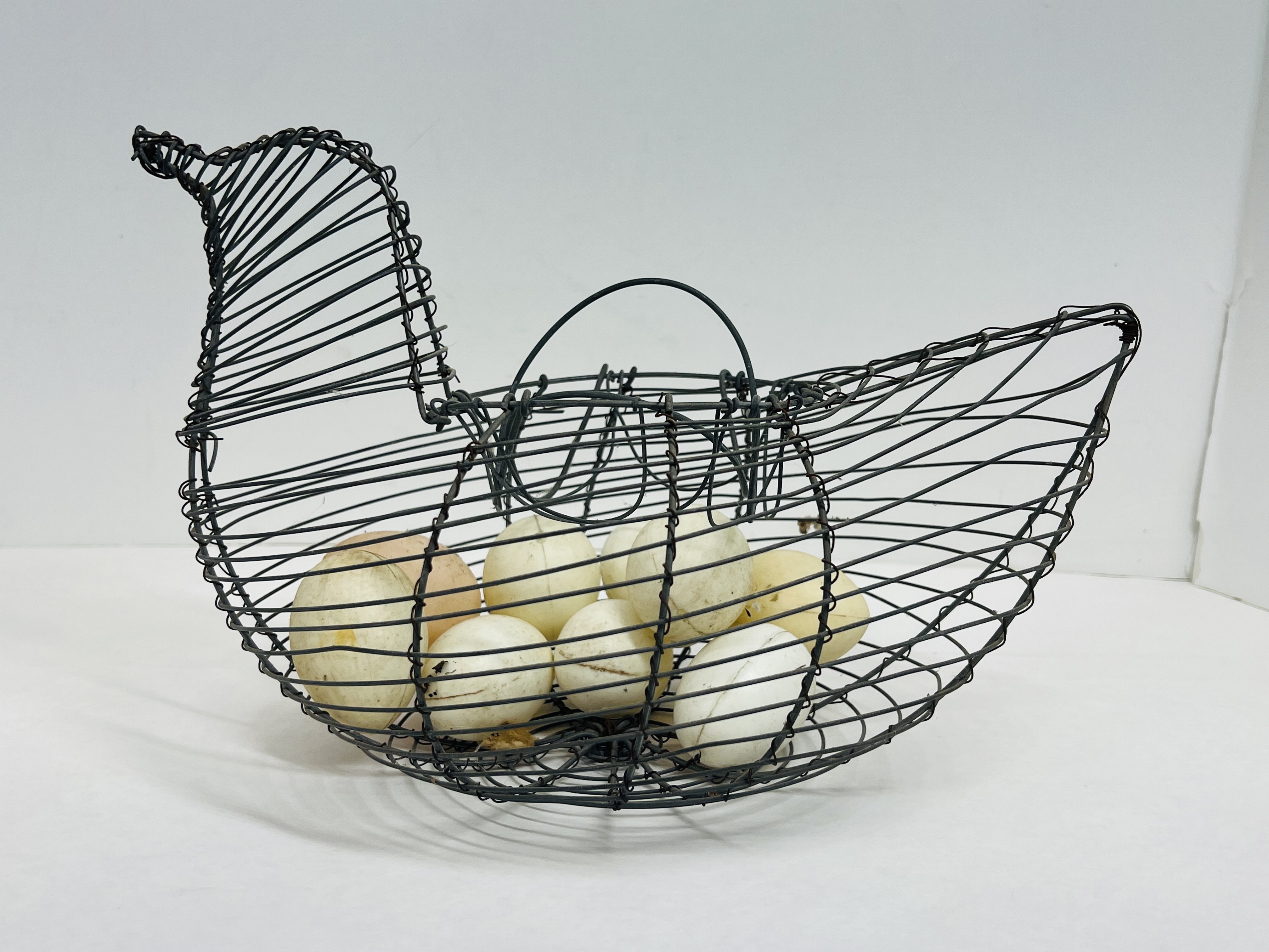 PAINTED WIRE HEN BASKET, CIRCA 1950