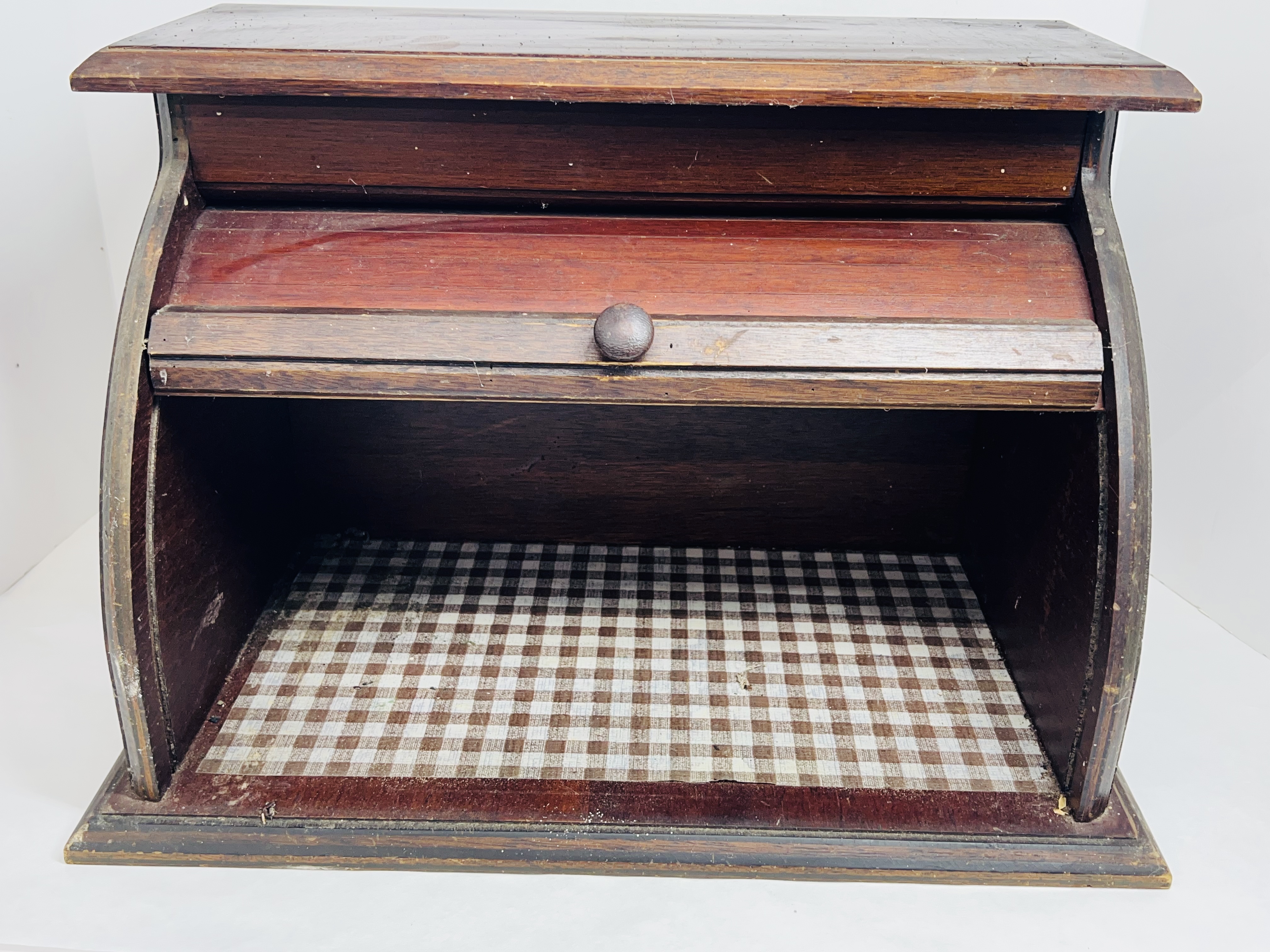 UNMARKED WOODEN BREAD BOX, MID-20TH CENTURY