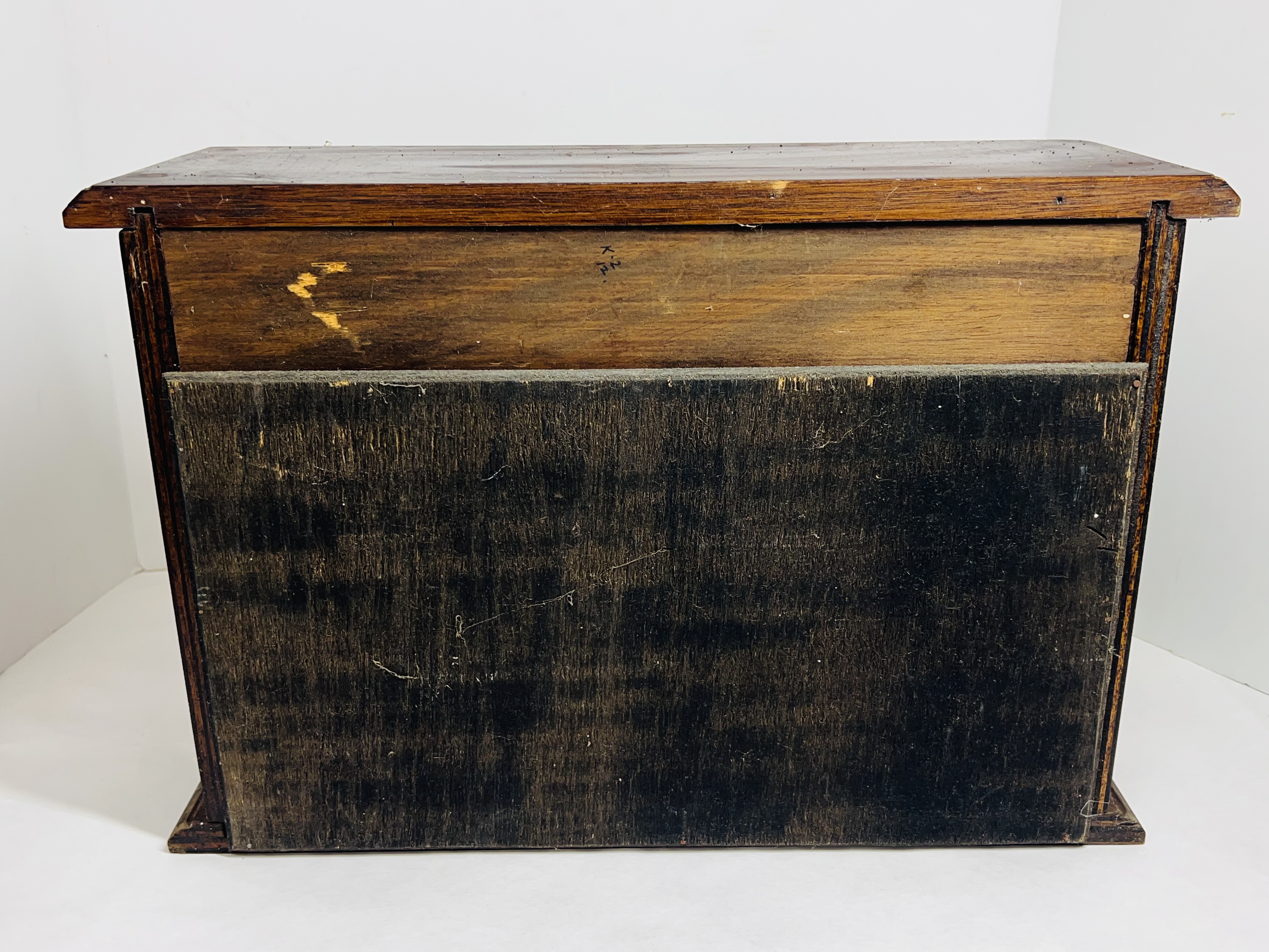 UNMARKED WOODEN BREAD BOX, MID-20TH CENTURY