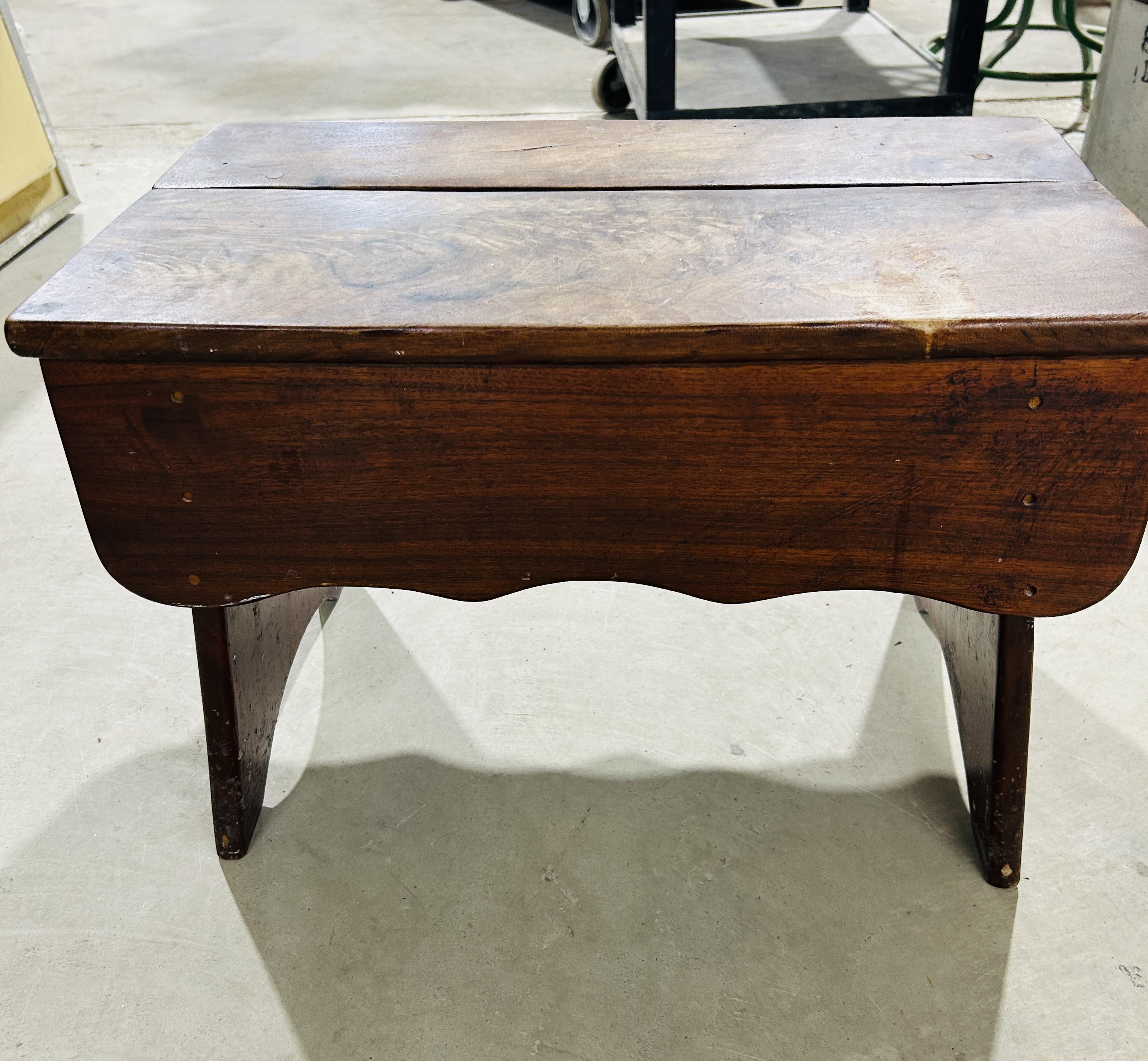 HARDWOOD SHOE SHINE STOOL, MID-20TH CENTURY