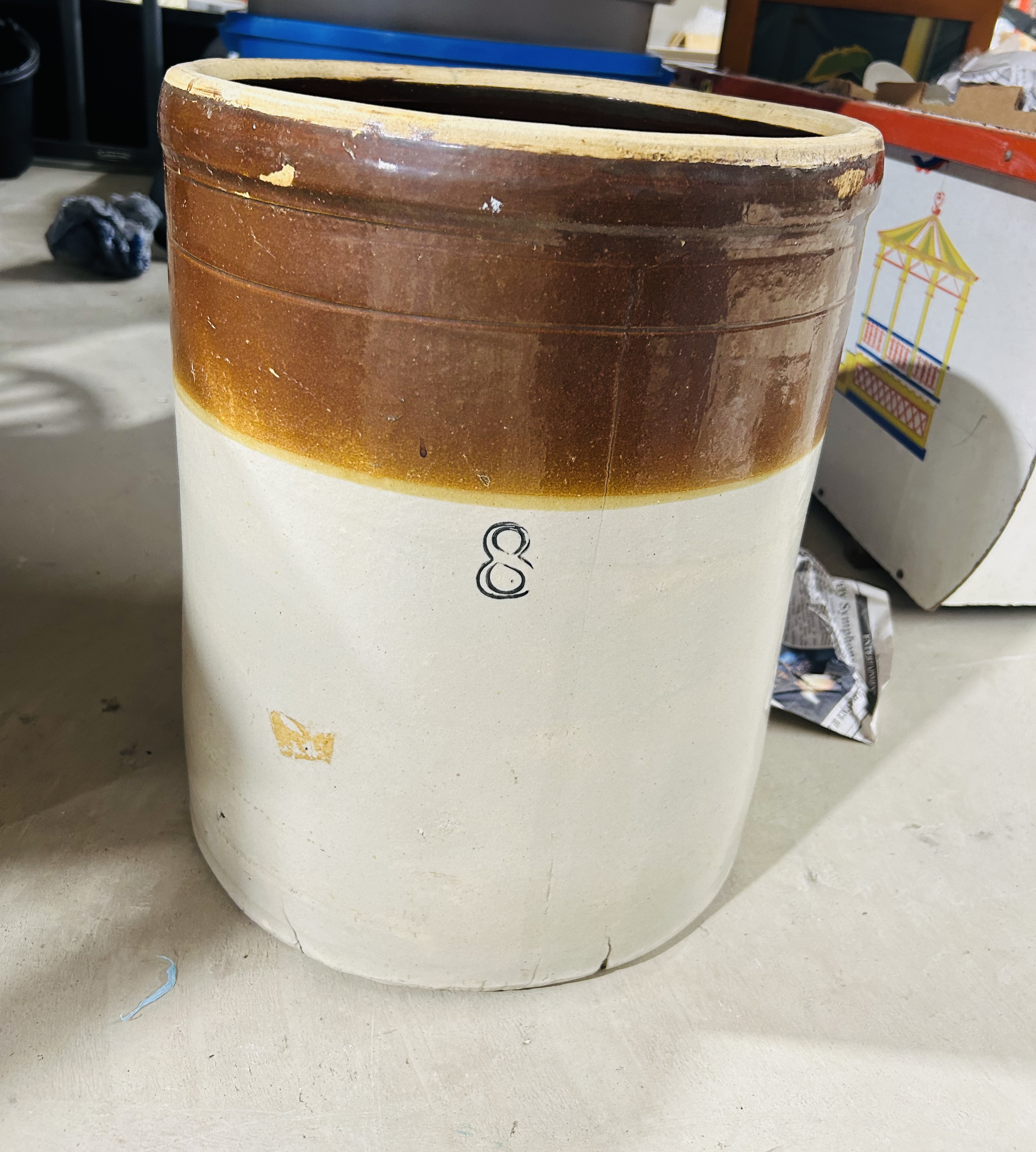AMERICAN 8-GALLON TWO-TONE CROCK, C. 1900