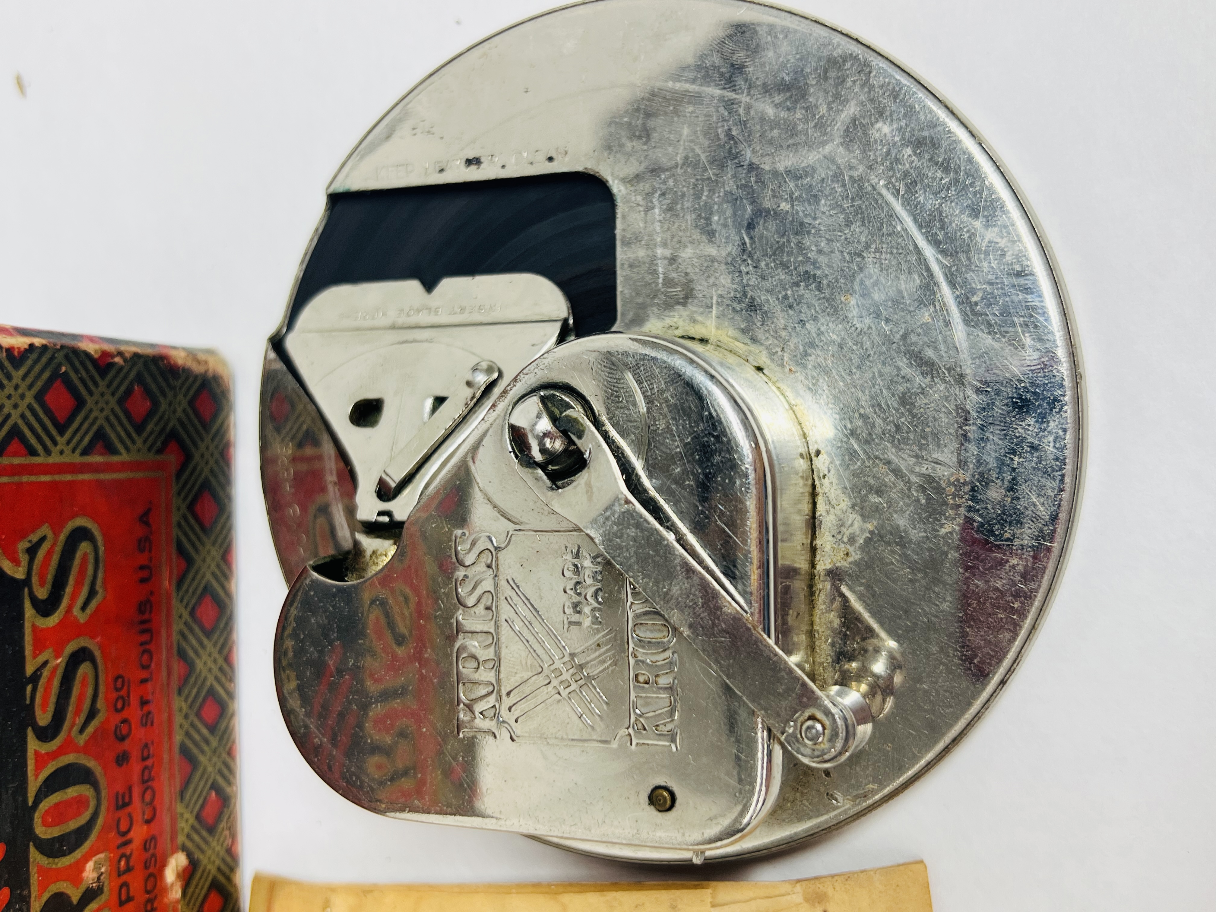 KRISS KROSS METAL STROPPER SET, 1920S