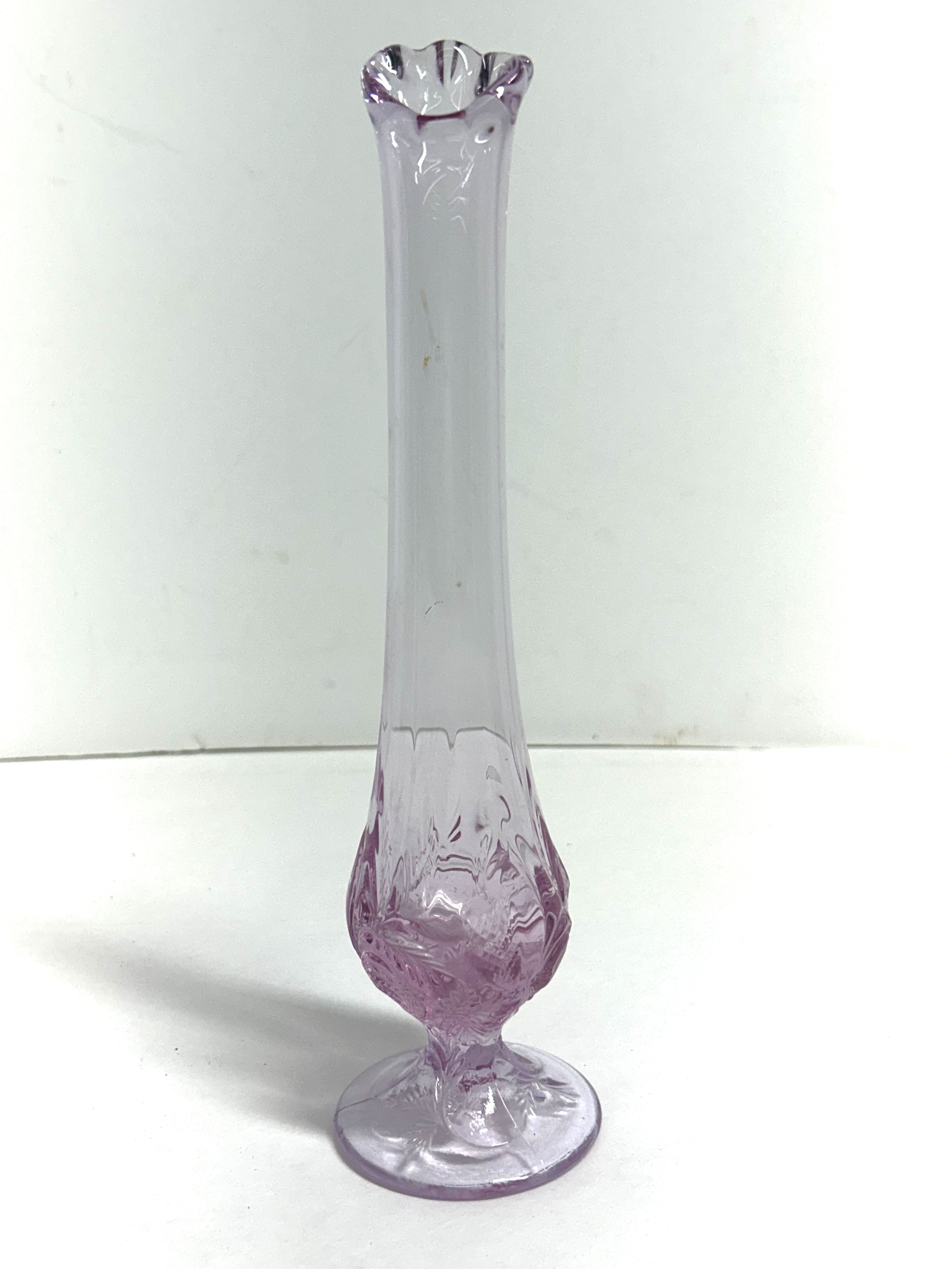 FENTON AMETHYST STRAWBERRY BUD VASE, 1970S