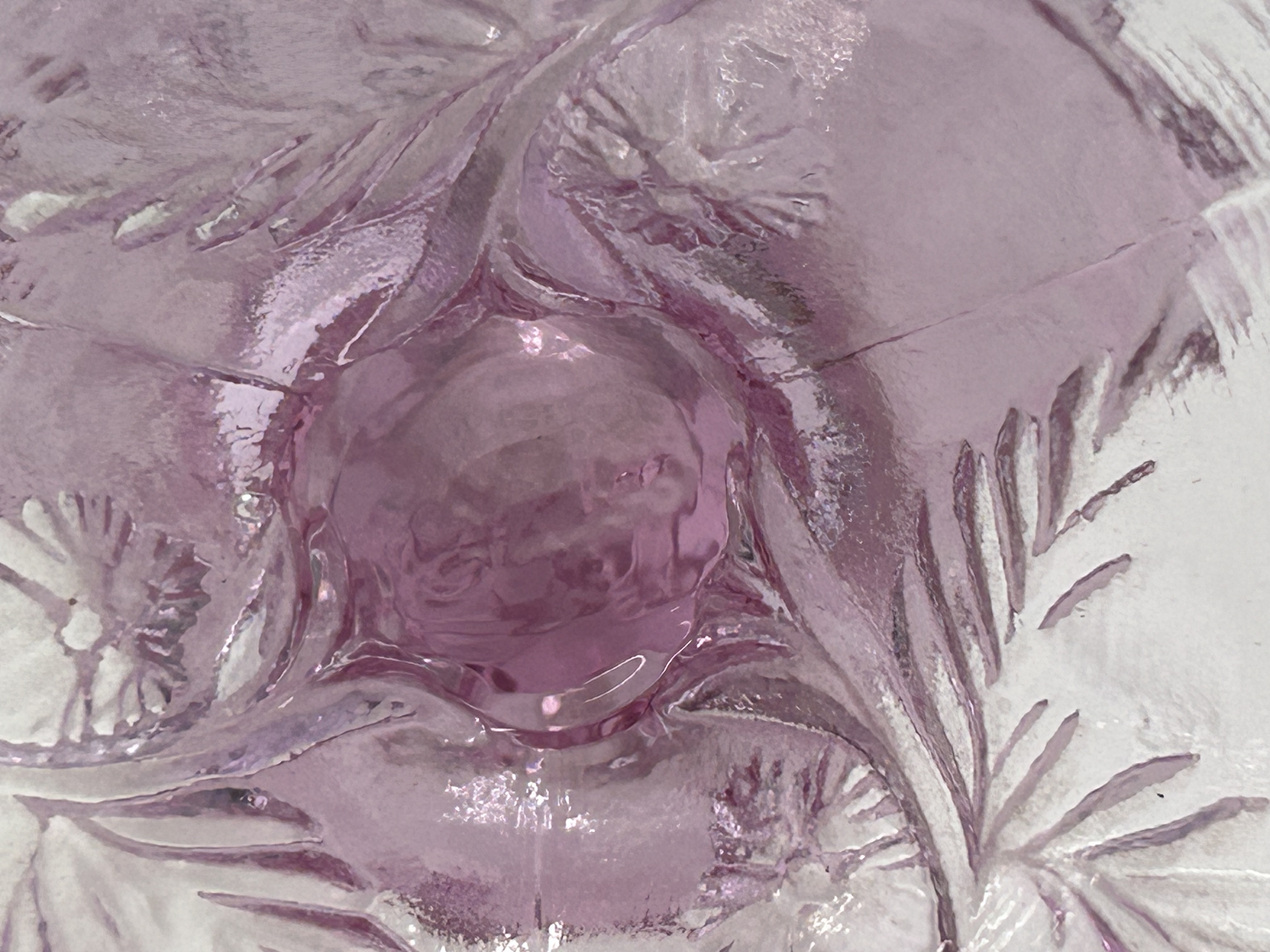 FENTON AMETHYST STRAWBERRY BUD VASE, 1970S