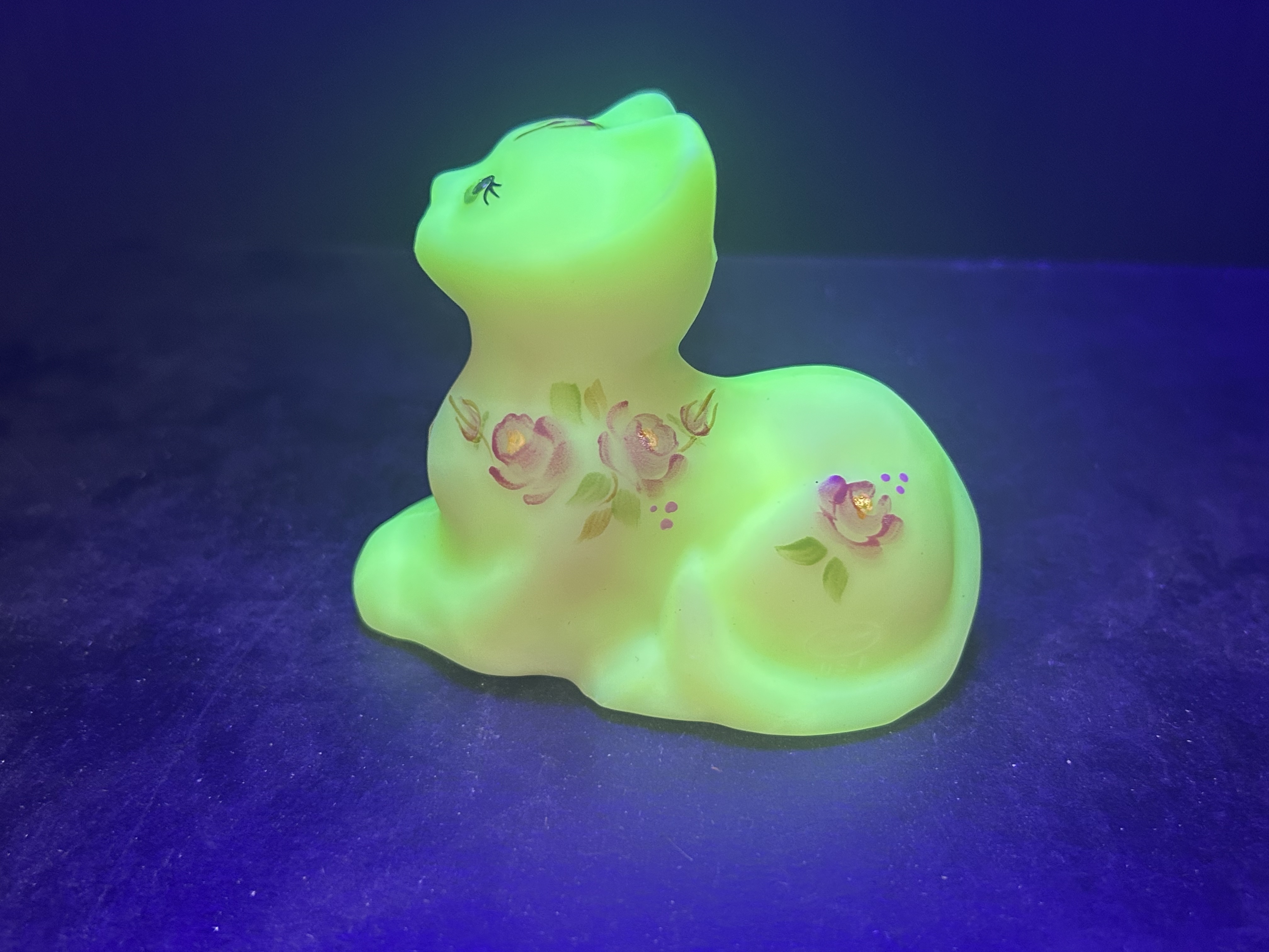 FENTON HAND-PAINTED BURMESE GLASS CAT