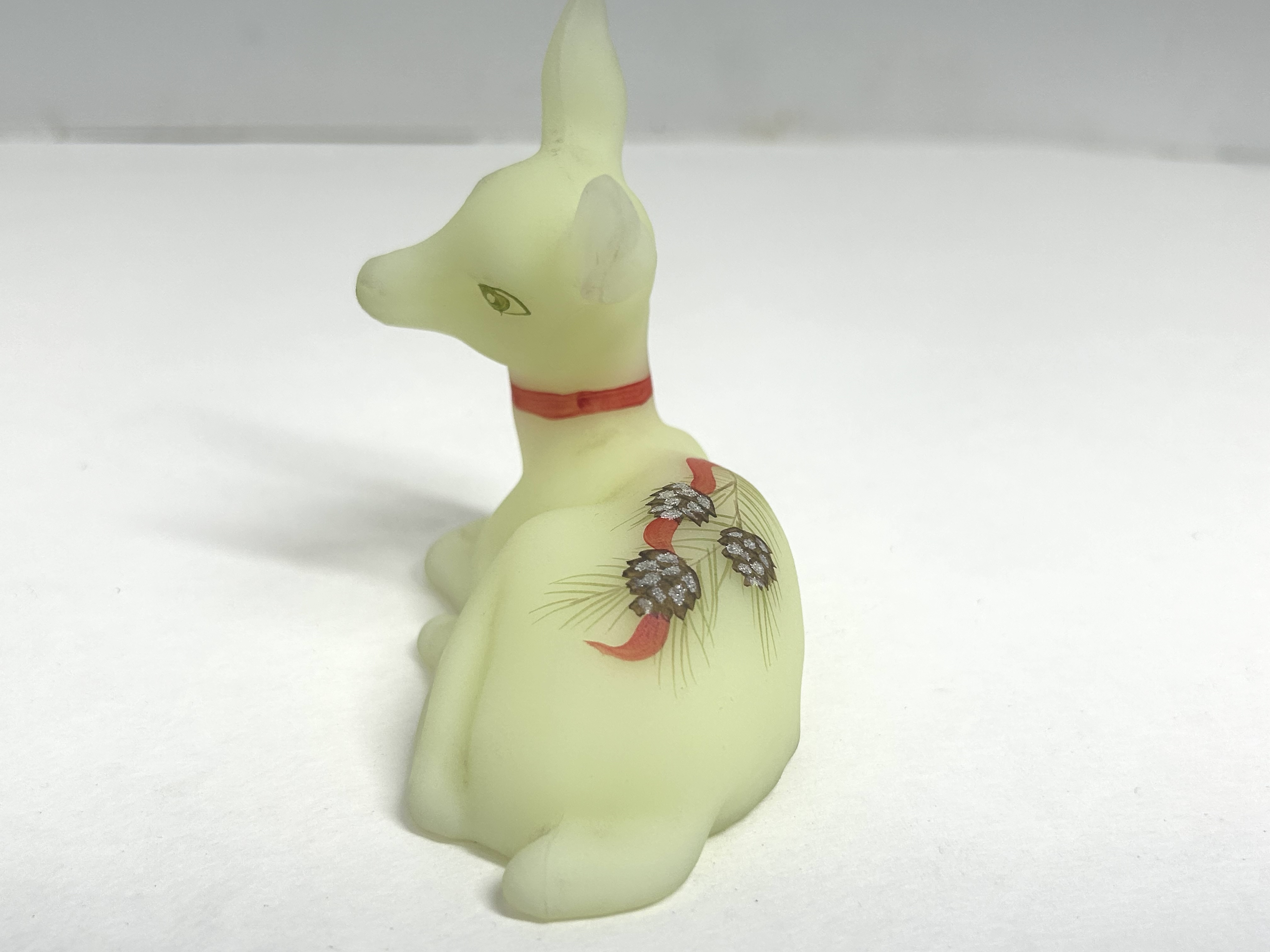 FENTON BURMESE SATIN FAWN, C. 1980