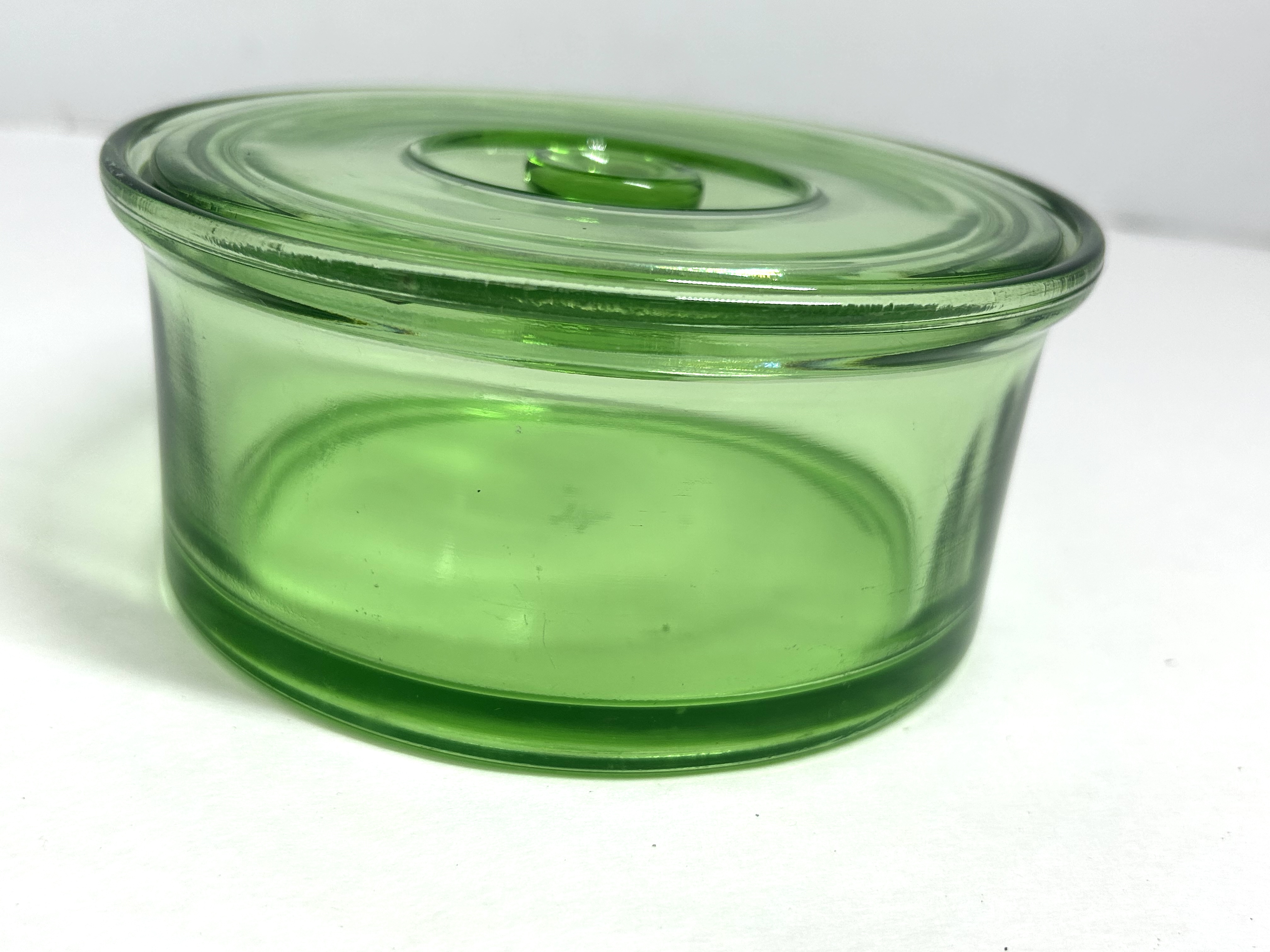 HAZEL-ATLAS URANIUM GLASS COVERED DISH, 1930S