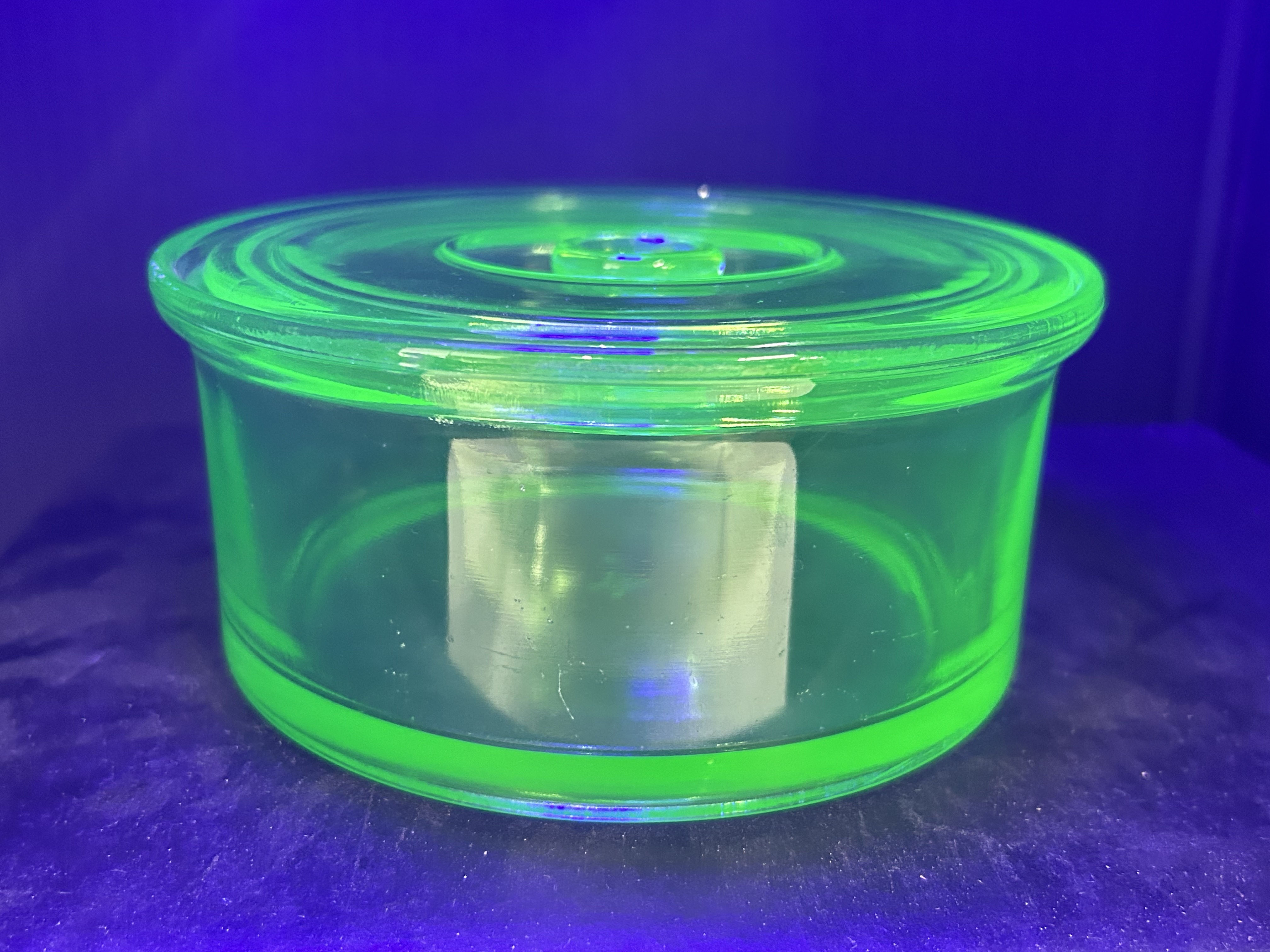 HAZEL-ATLAS URANIUM GLASS COVERED DISH, 1930S