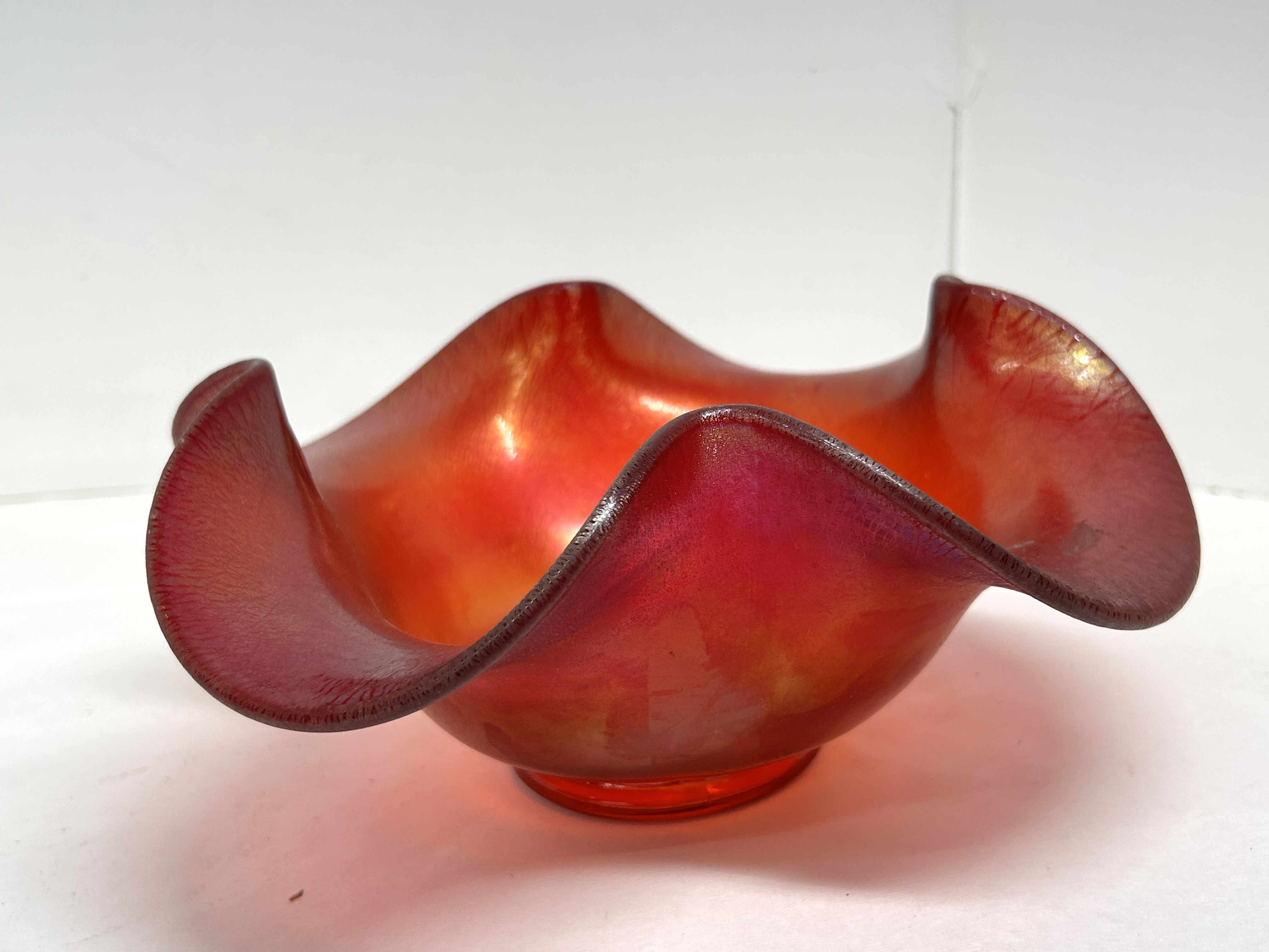 FENTON AND CLEAR GLASS BOWLS, 1970S
