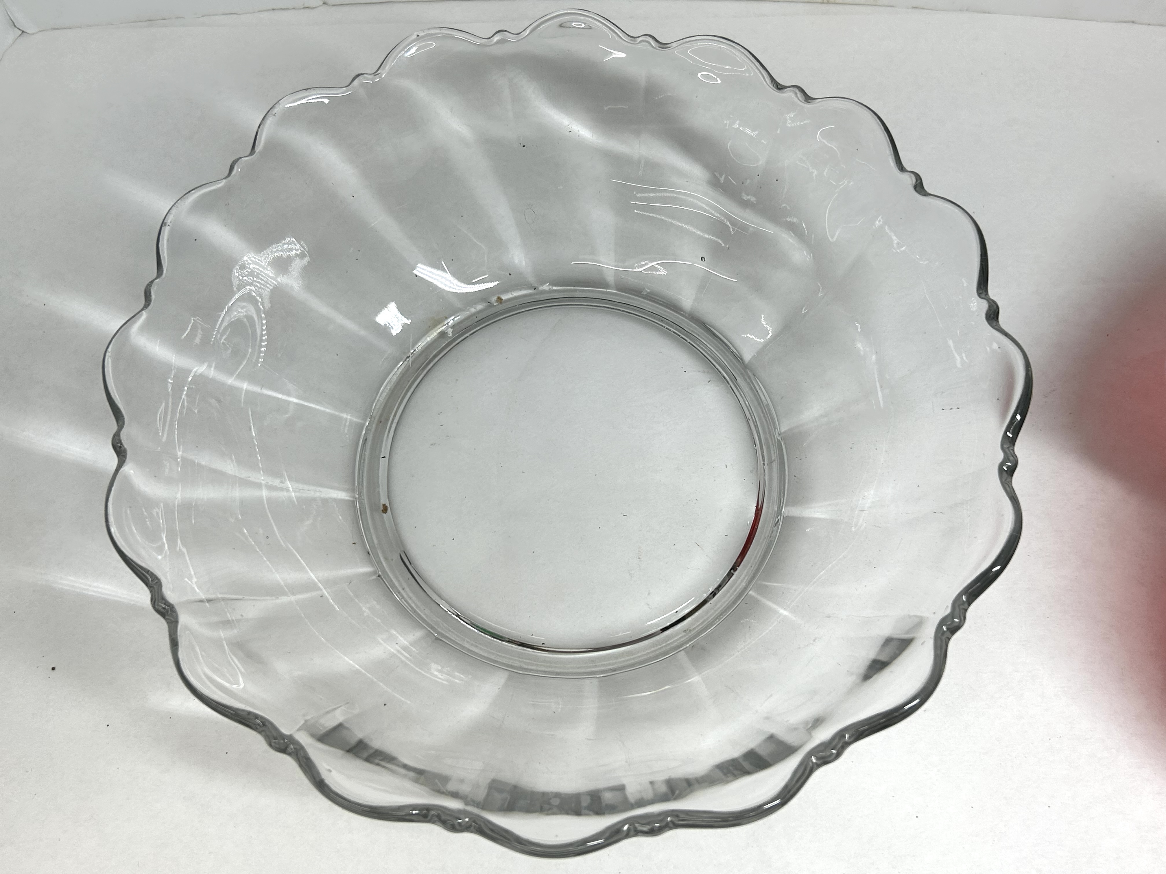 FENTON AND CLEAR GLASS BOWLS, 1970S