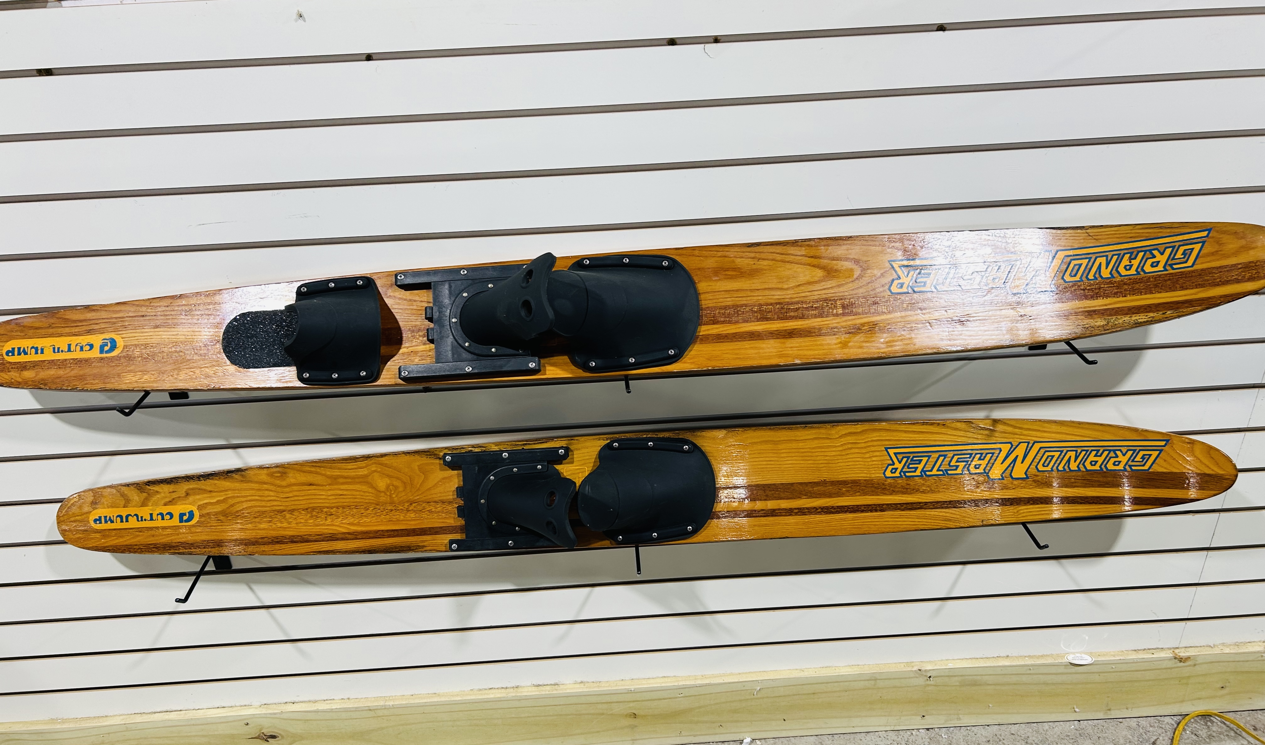 CUT 'N JUMP WOODEN WATER SKIS, C. 1970S