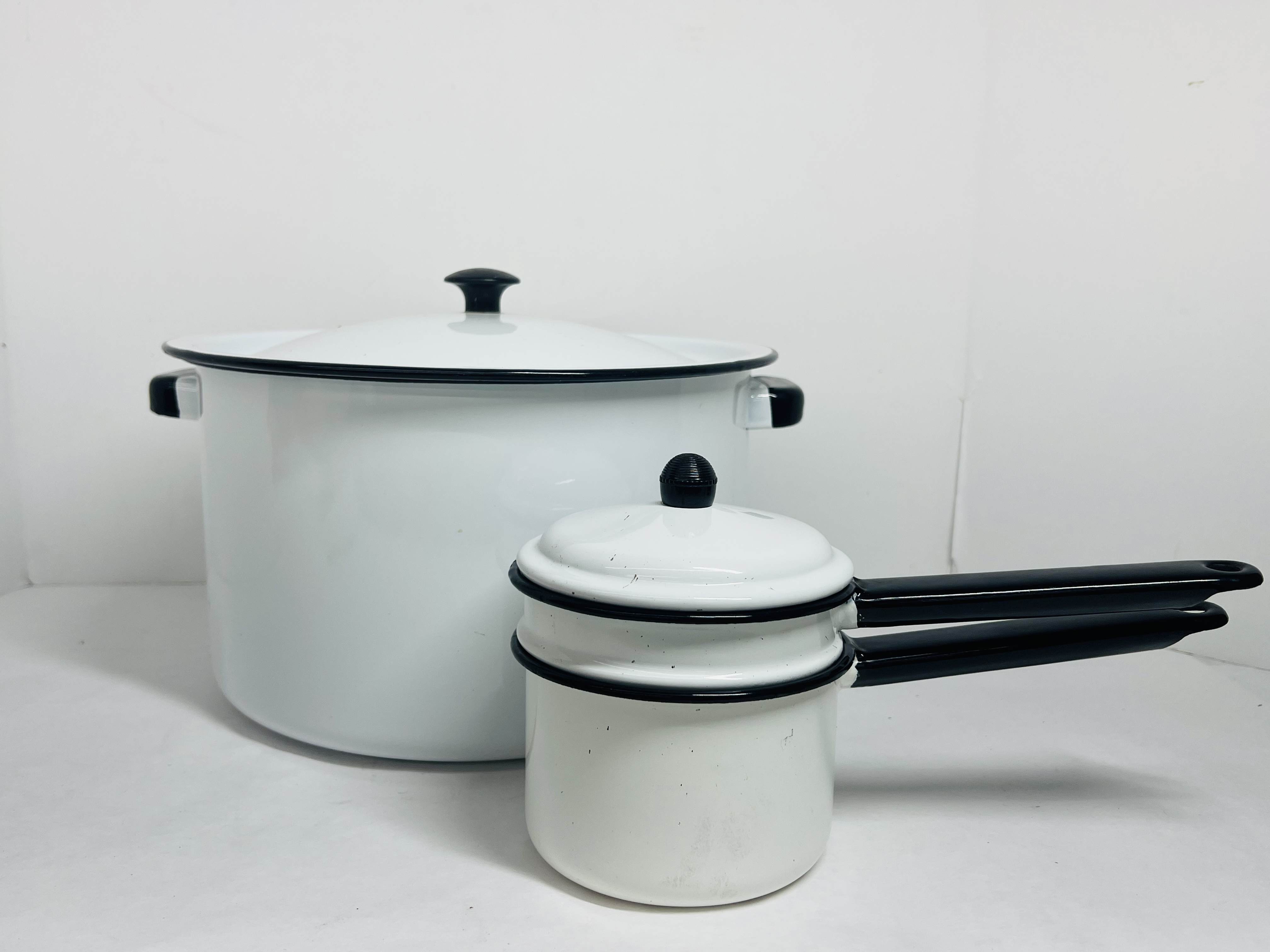 MID-CENTURY WHITE ENAMELWARE KITCHEN GROUP
