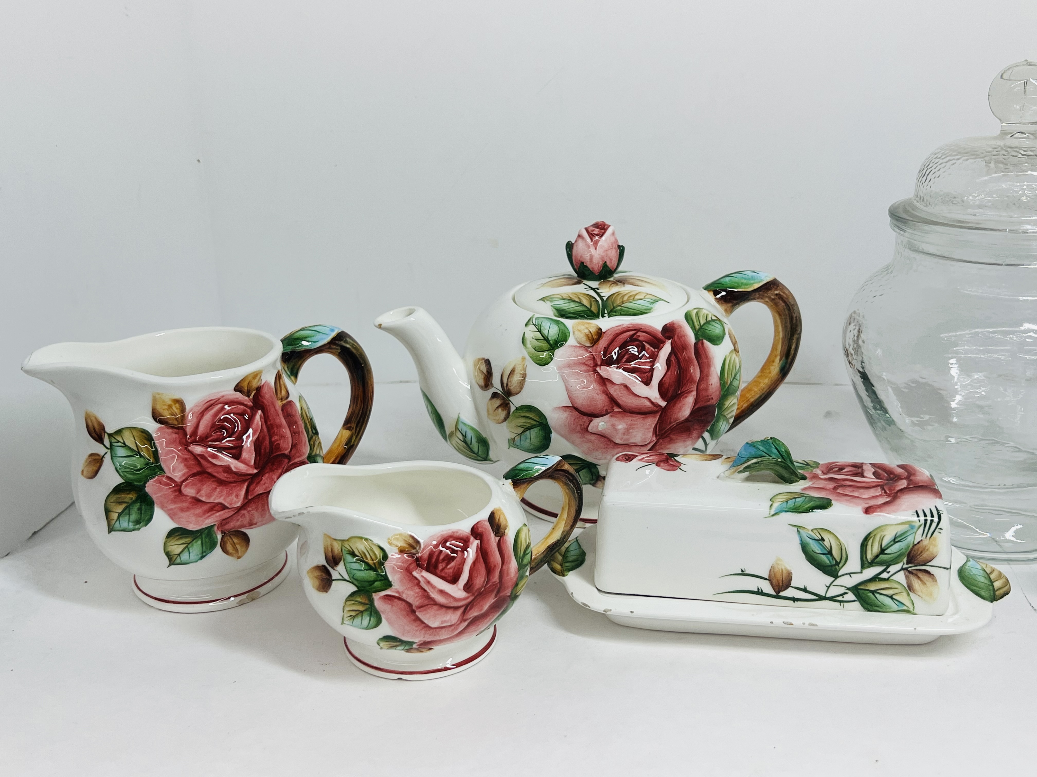 LEFTON ATTRIBUTED CERAMIC ROSE SERVICE, 1950S