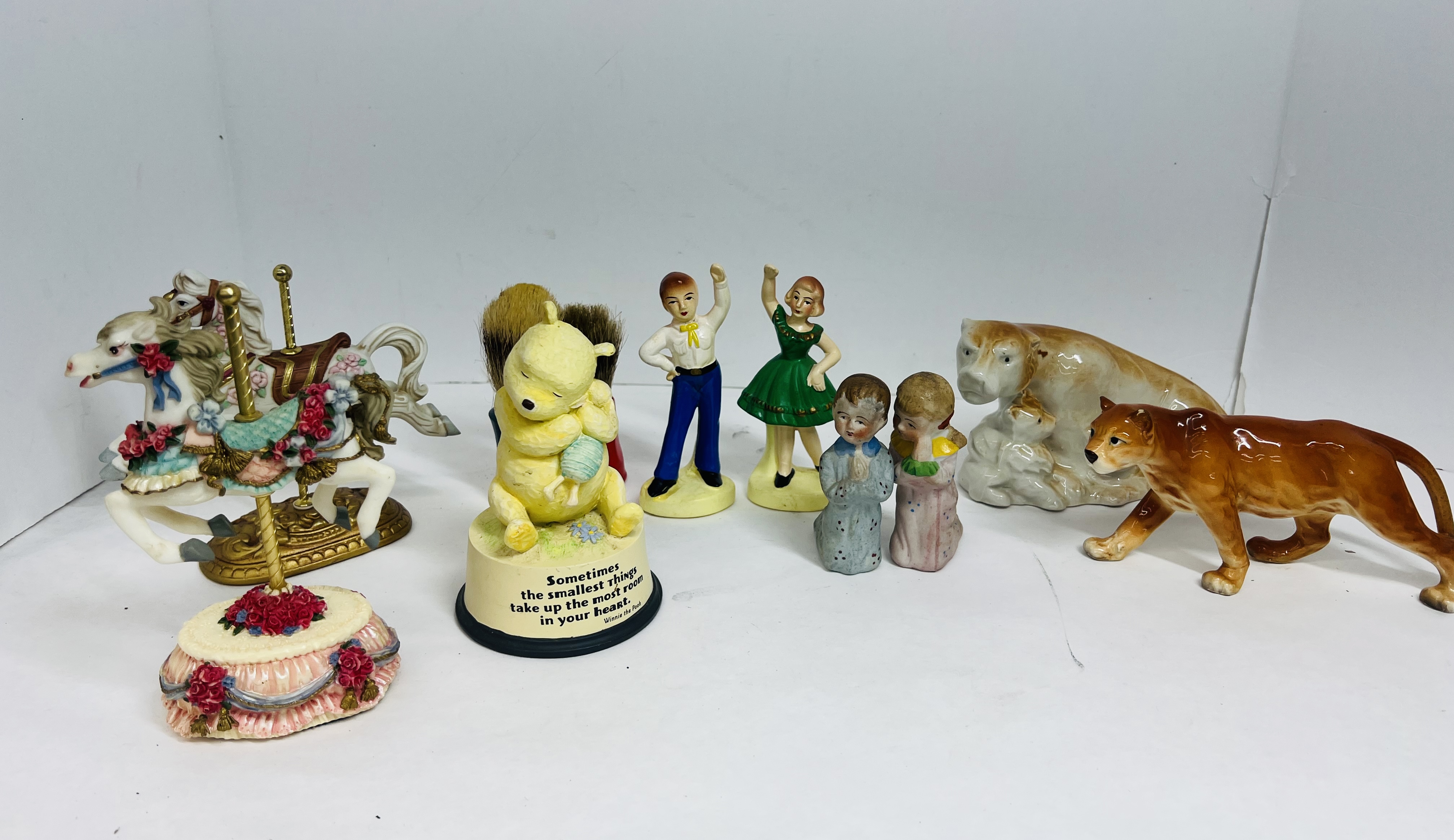 HERITAGE HOUSE AND ASSORTED FIGURINES, 20TH CENTURY