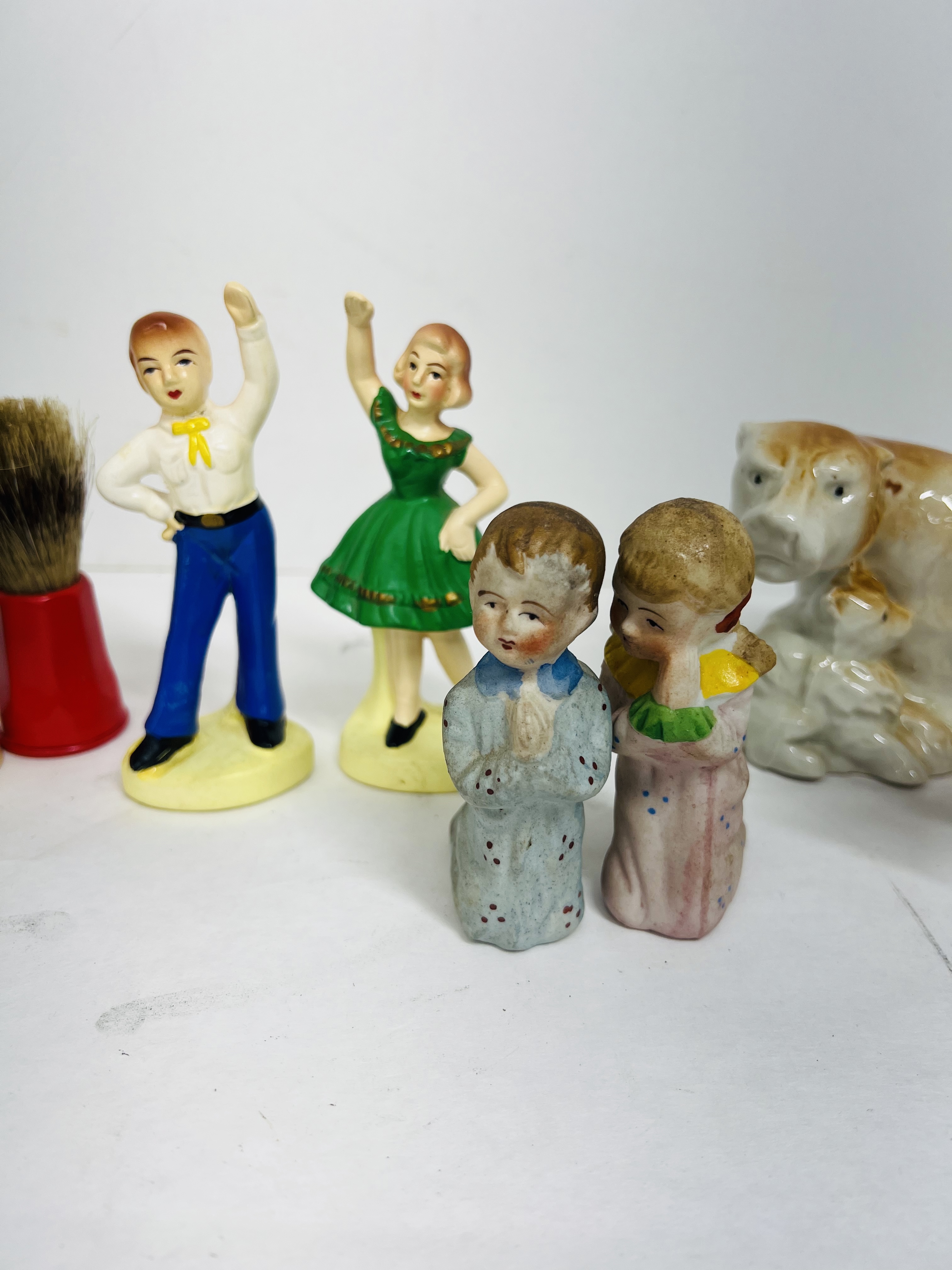 HERITAGE HOUSE AND ASSORTED FIGURINES, 20TH CENTURY