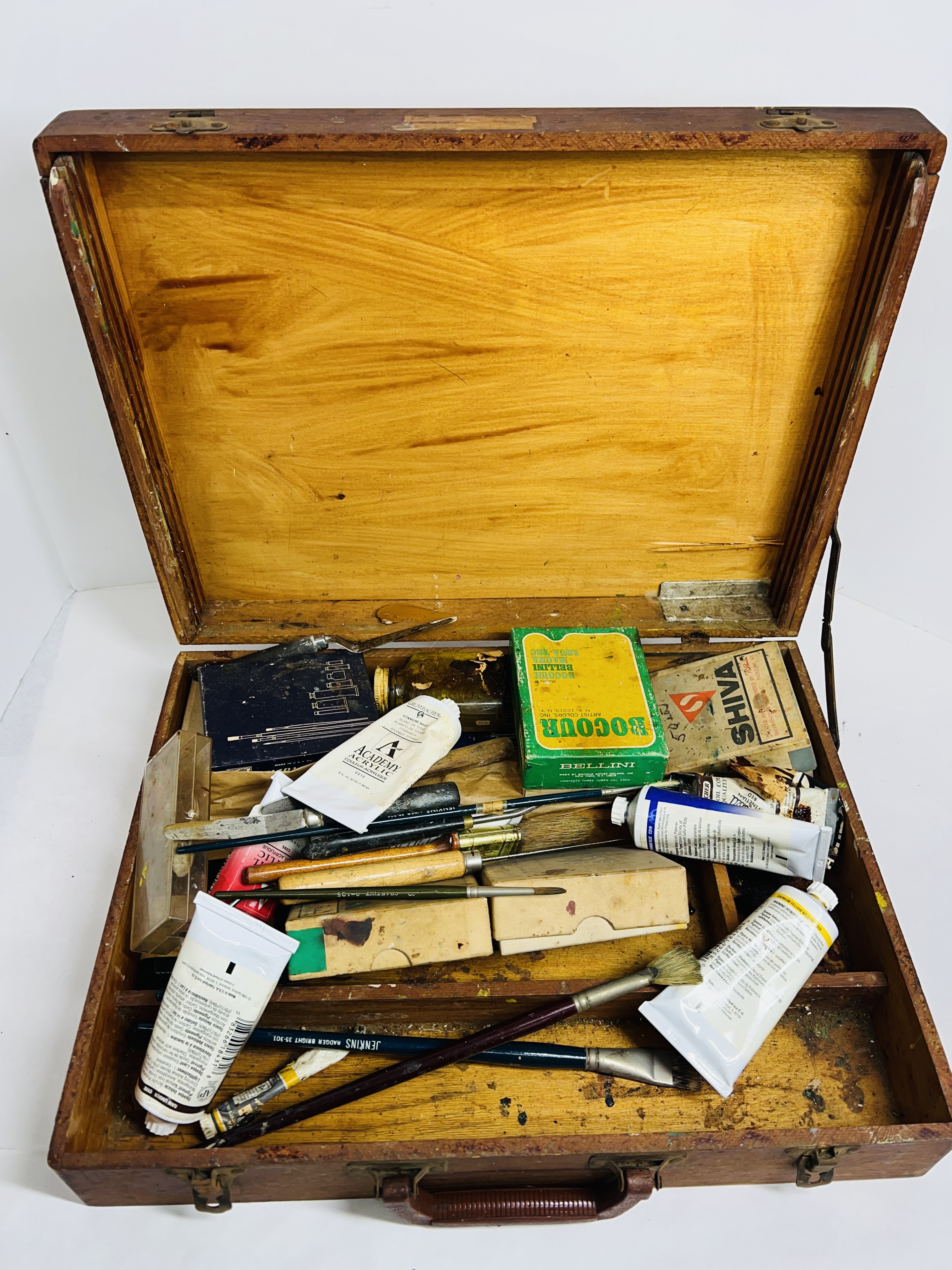 VINTAGE WOODEN ARTIST'S FIELD KIT