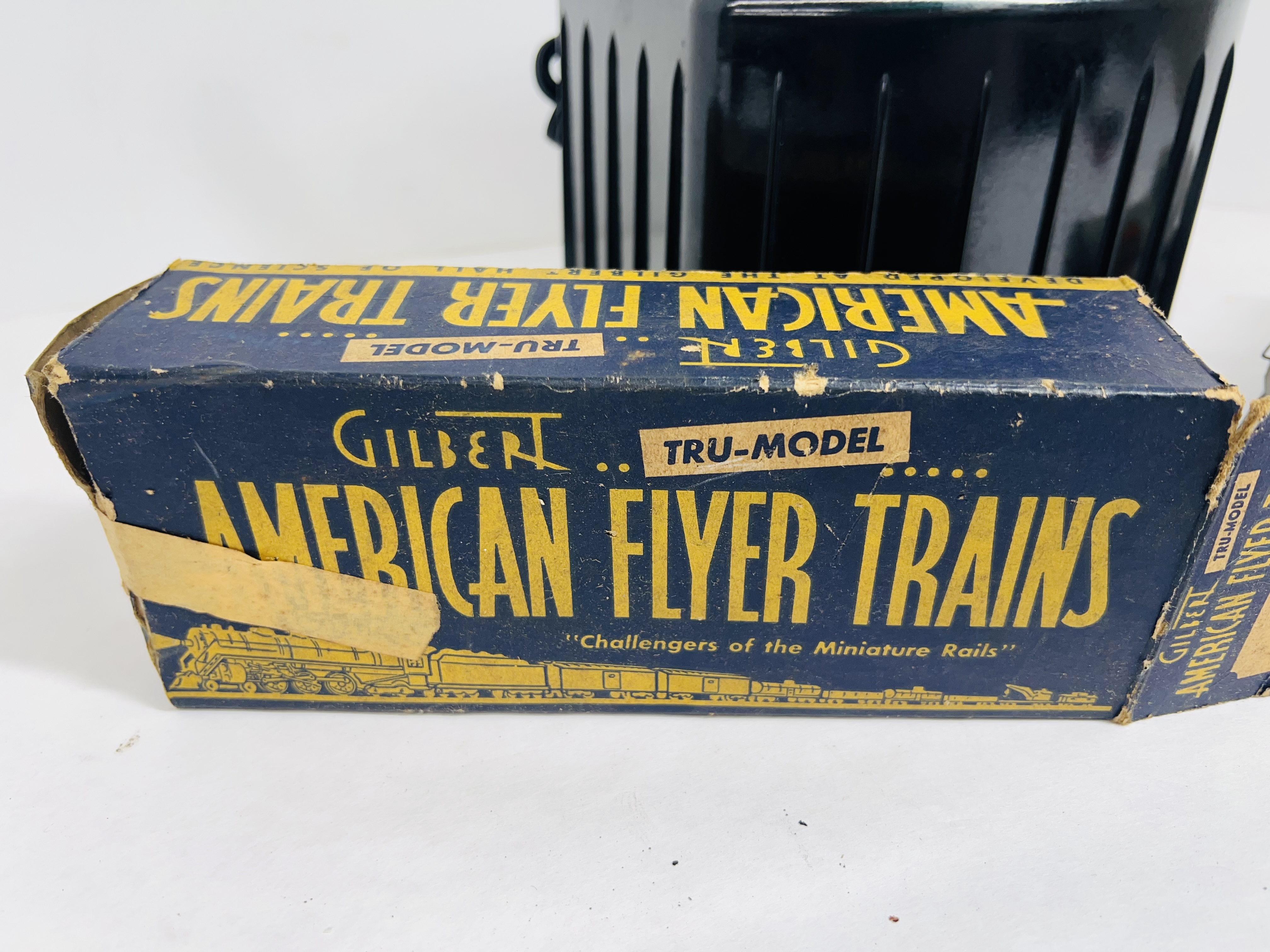 LIONEL AND AMERICAN FLYER TRAINS, CIRCA 1950