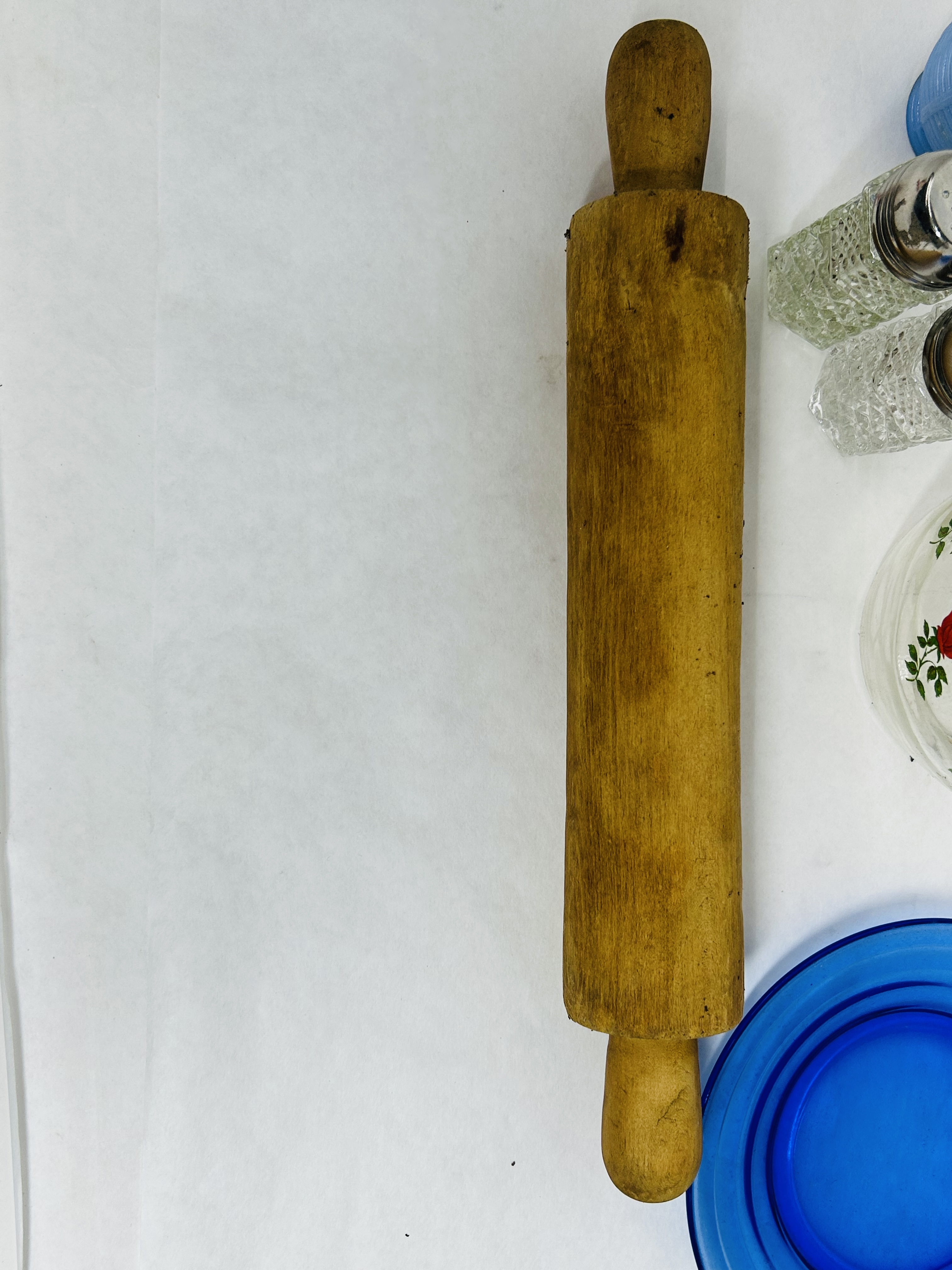 ASSORTED VINTAGE GLASS AND WOOD KITCHENALIA